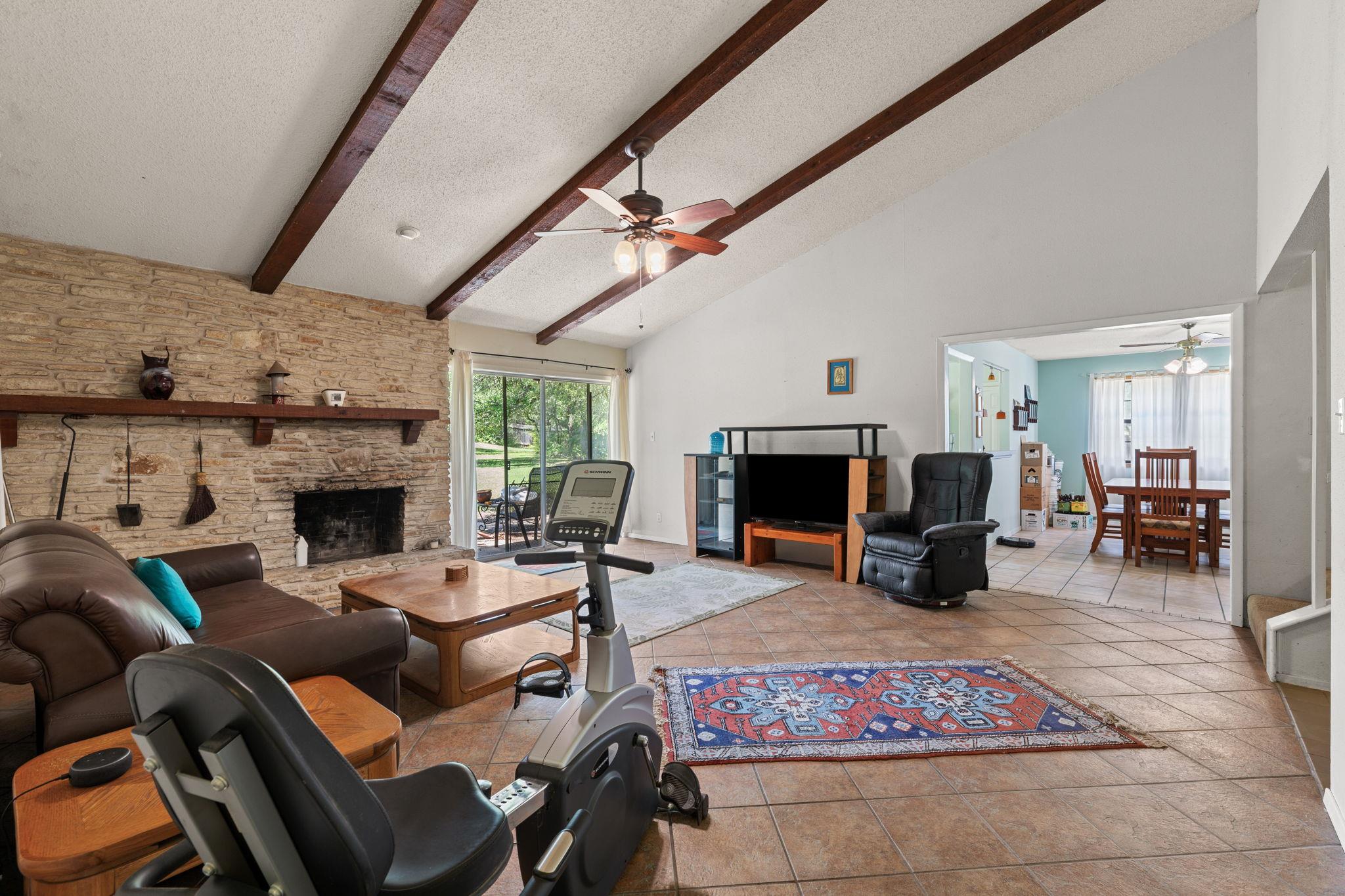 9005 Dorella Ln, Austin, TX 78736