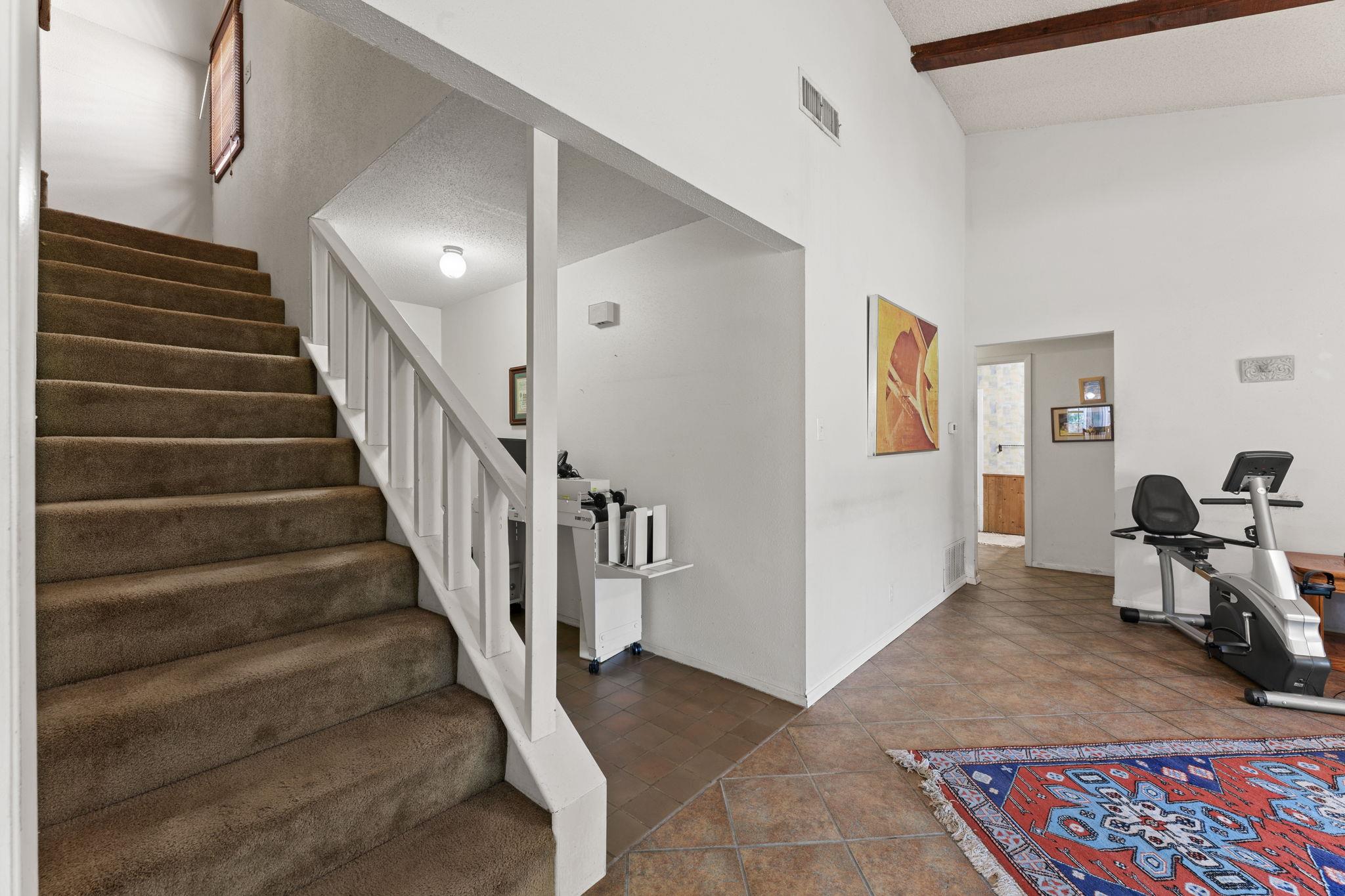 9005 Dorella Ln, Austin, TX 78736