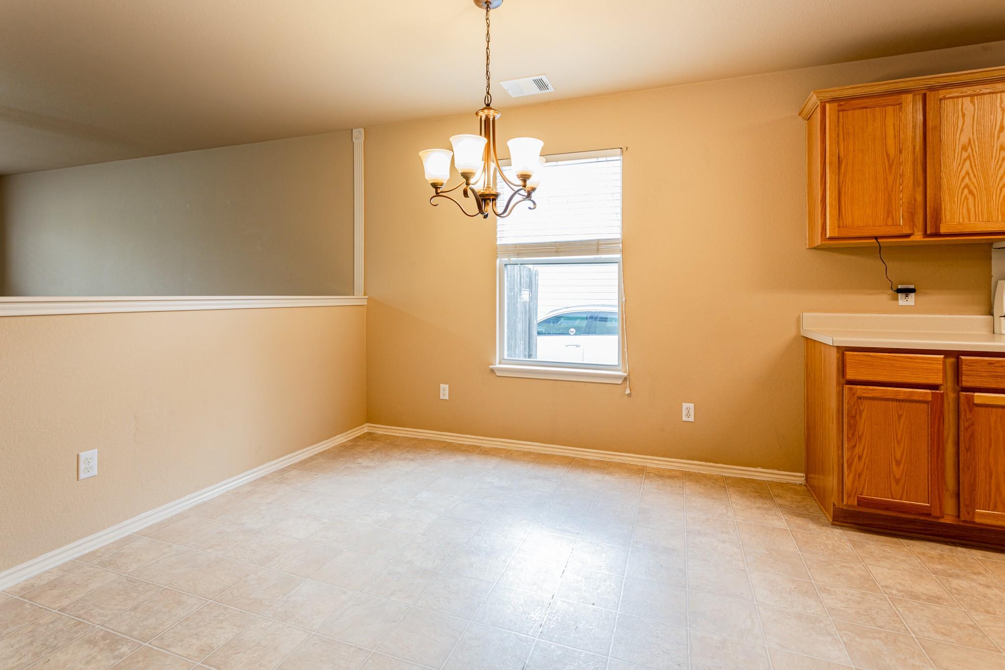 2724 Amberglow Ct, Round Rock, TX 78665