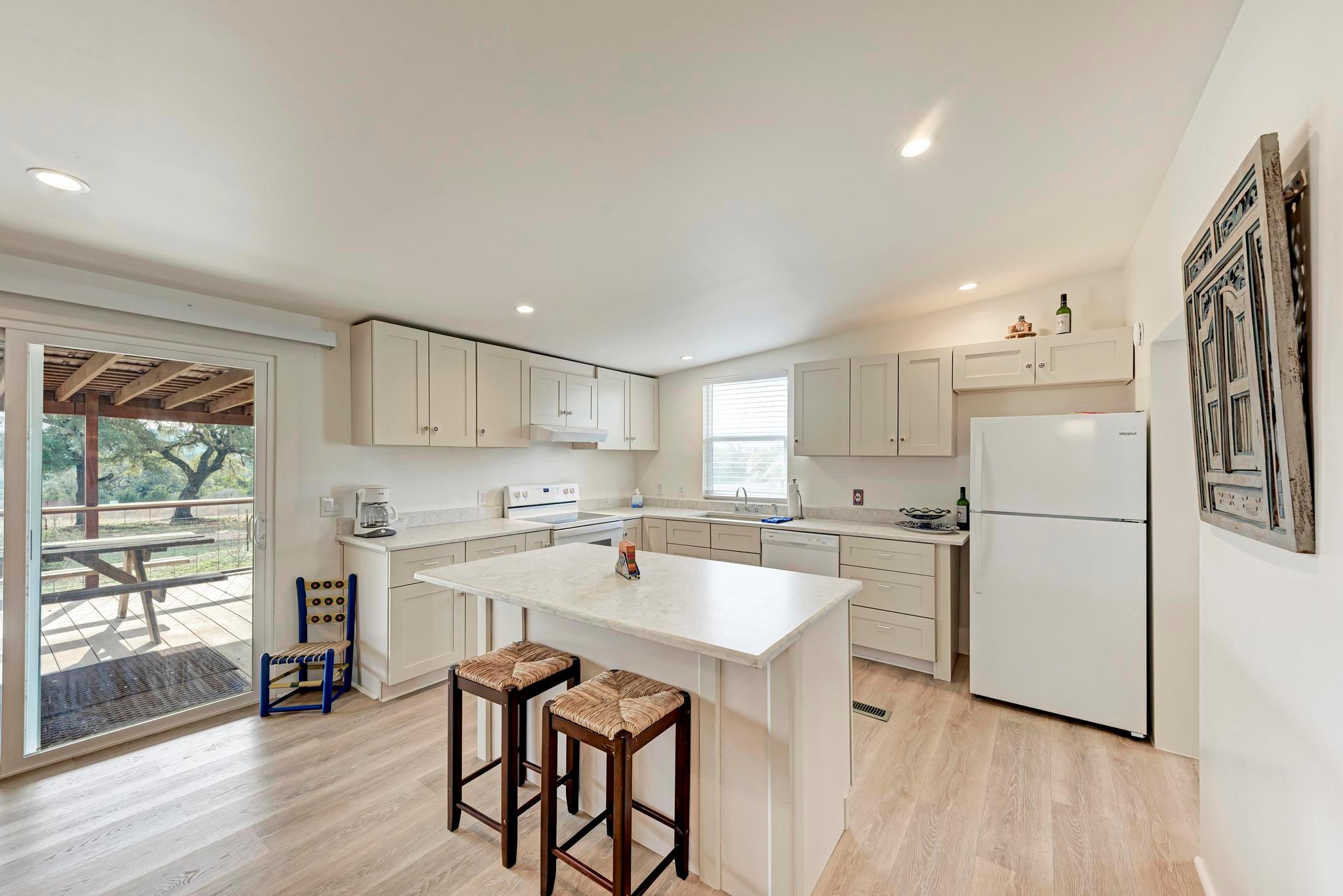 1395 Mountain Creek Rd, Marble Falls, TX 78654