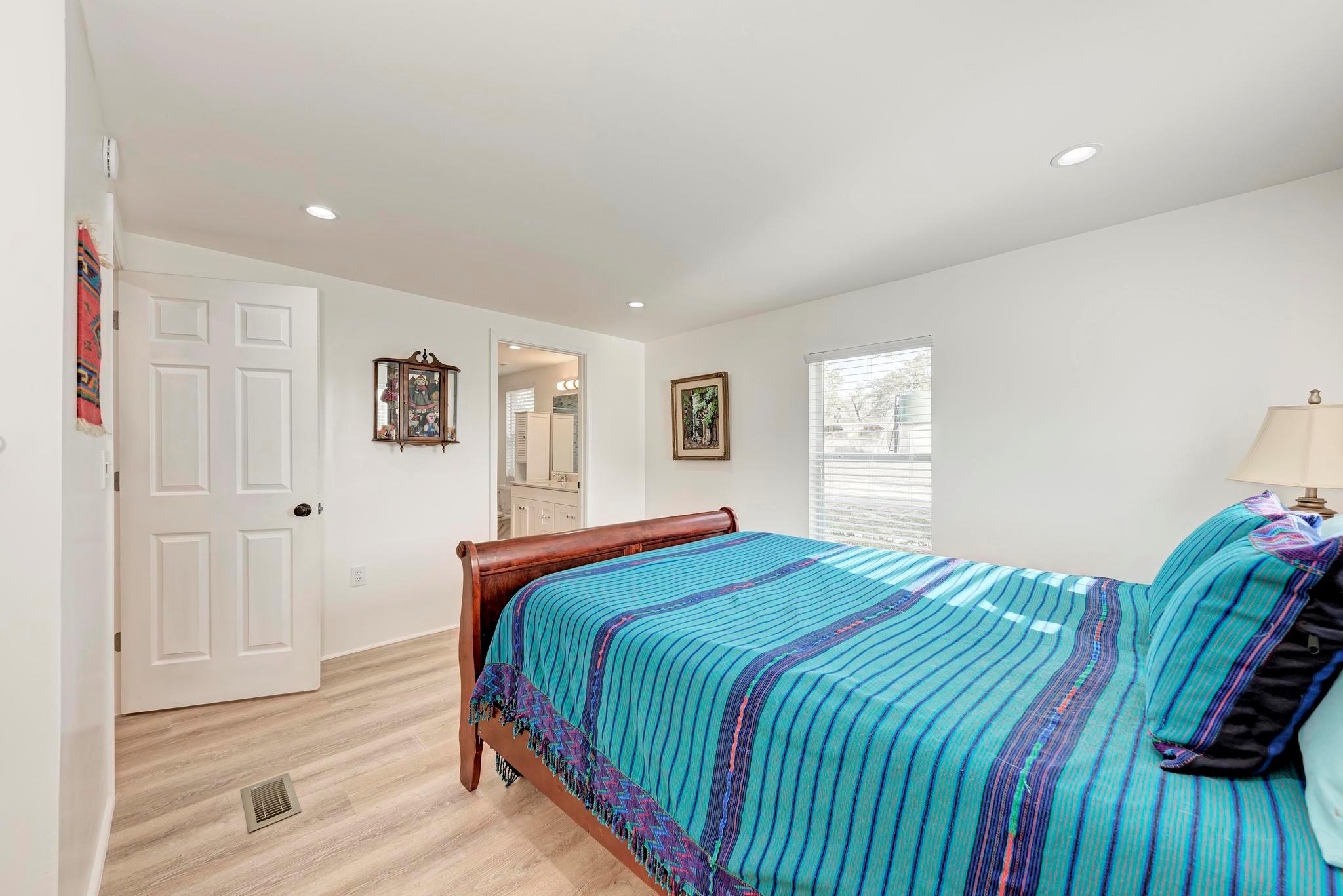 1395 Mountain Creek Rd, Marble Falls, TX 78654