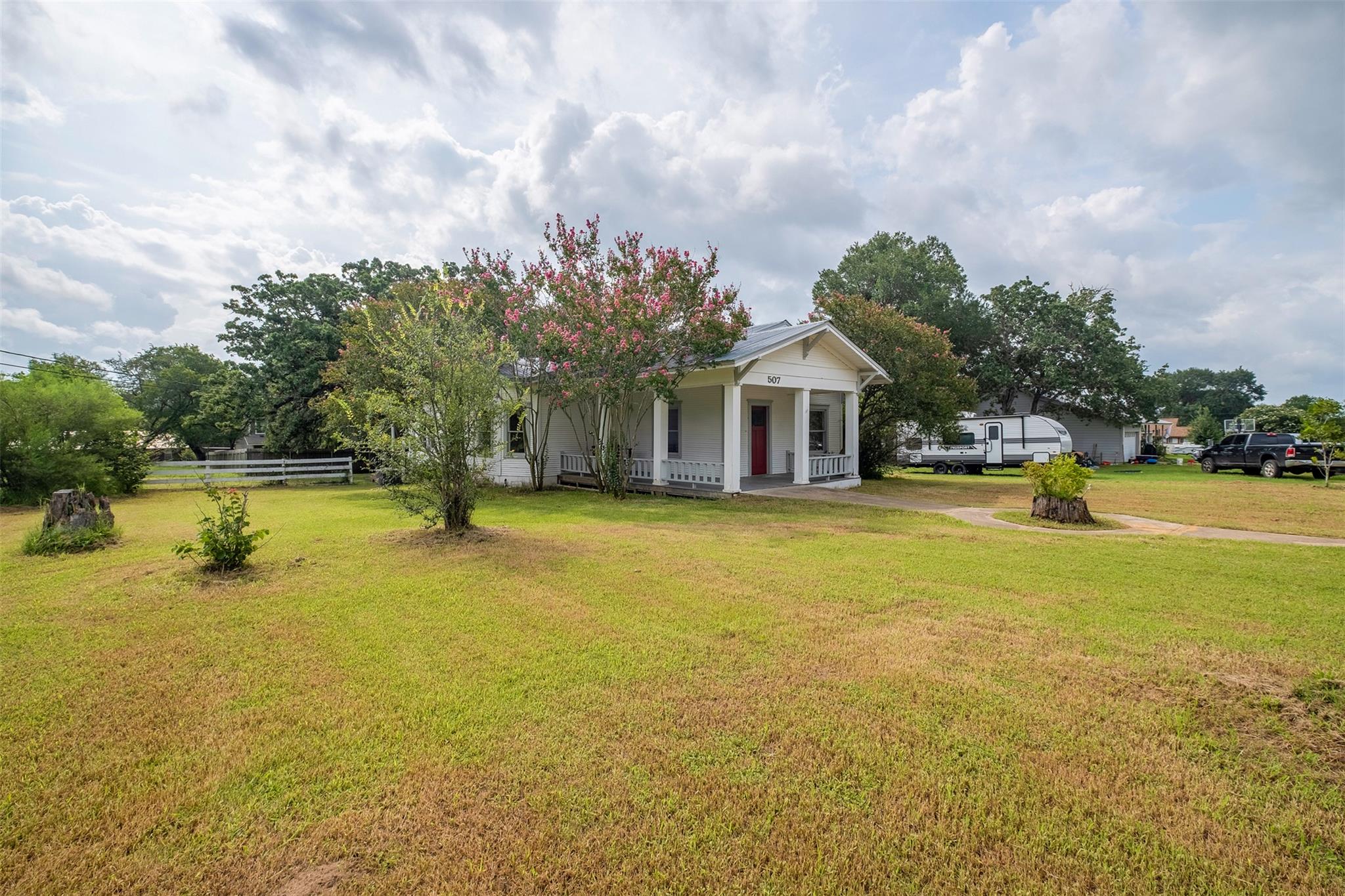 507 Ash St, Smithville, TX 78957