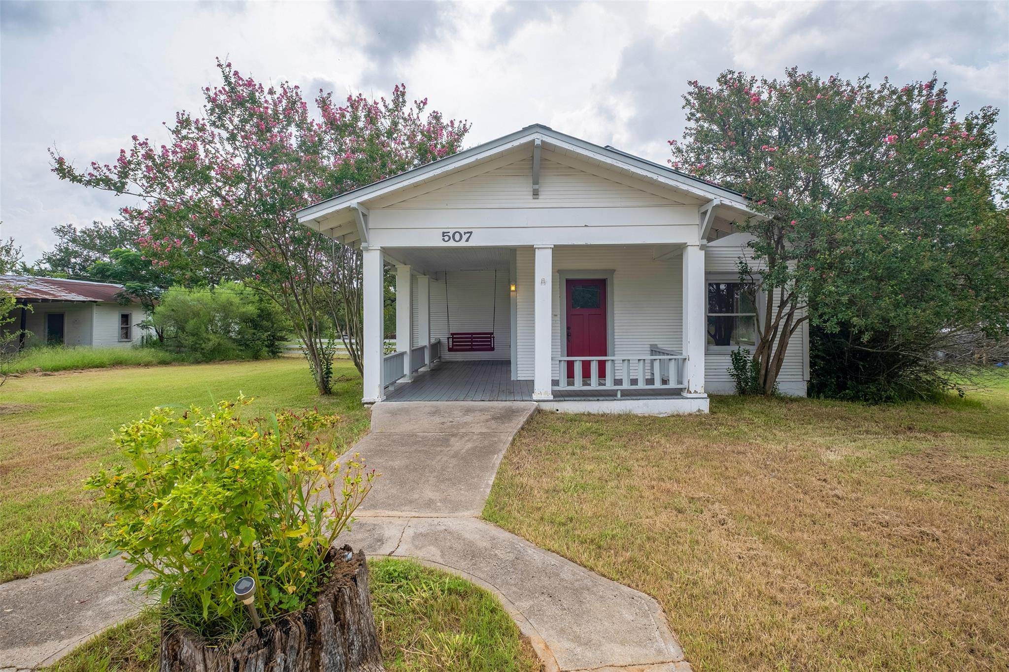 507 Ash St, Smithville, TX 78957