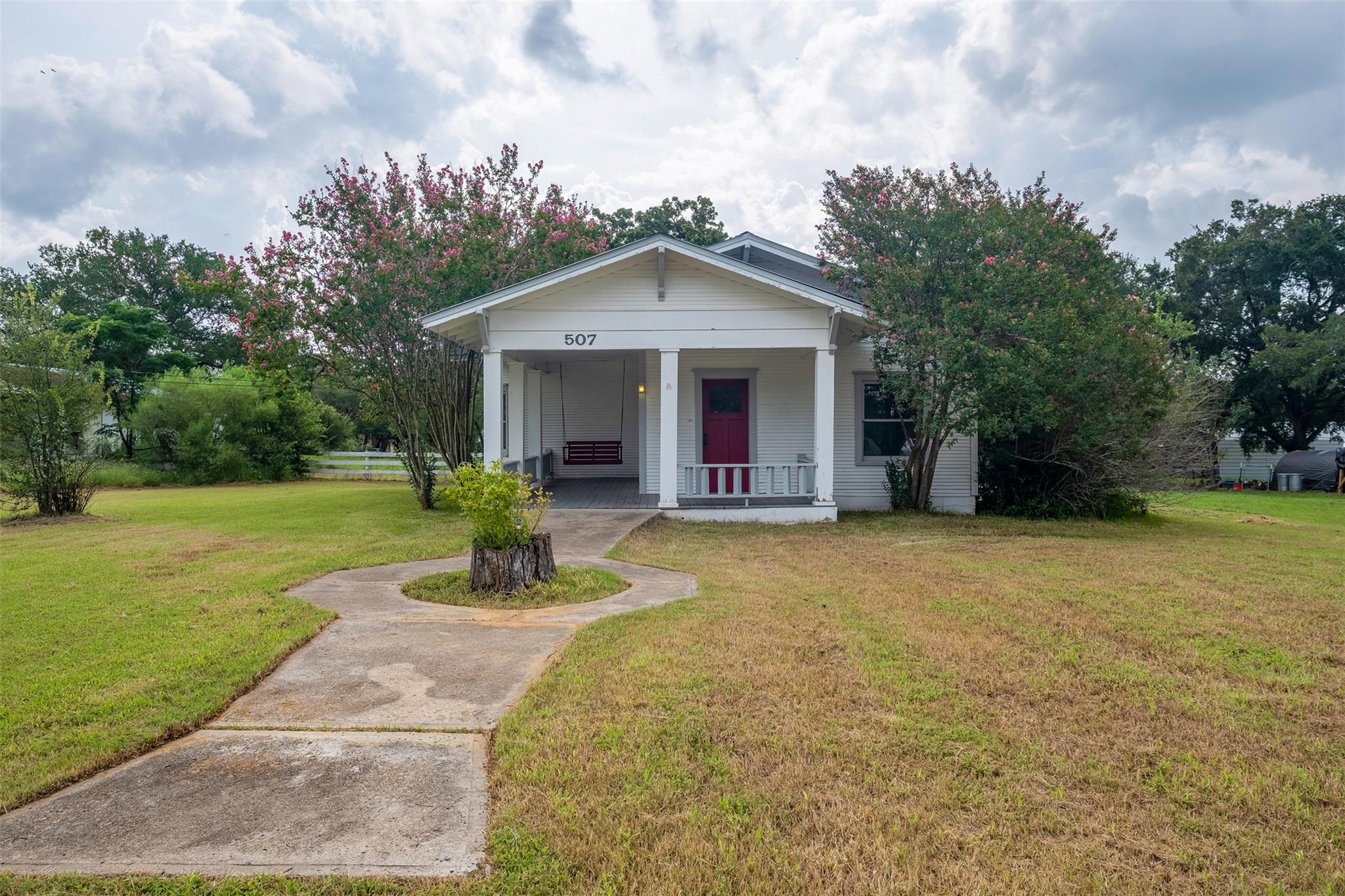 507 Ash St, Smithville, TX 78957
