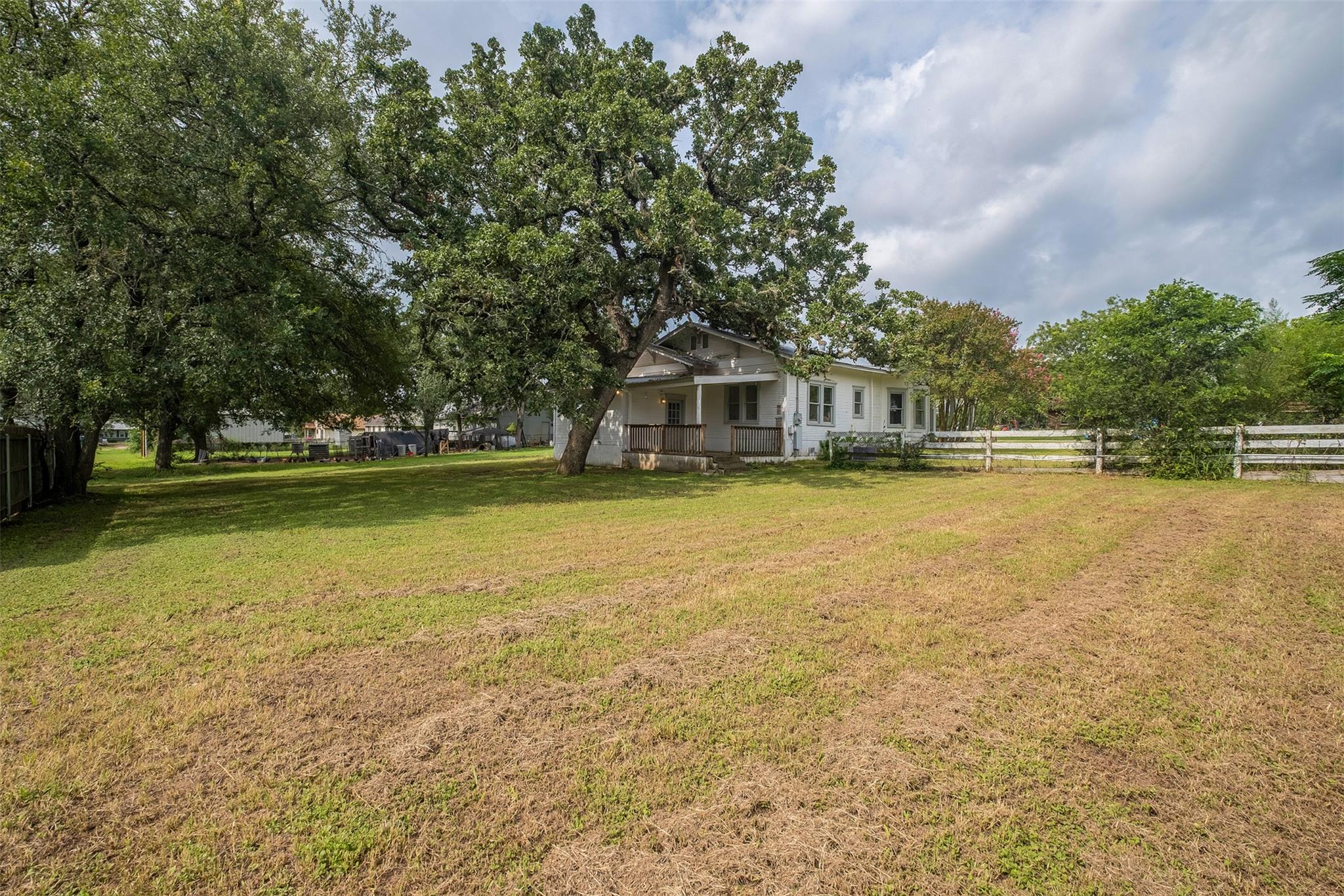 507 Ash St, Smithville, TX 78957