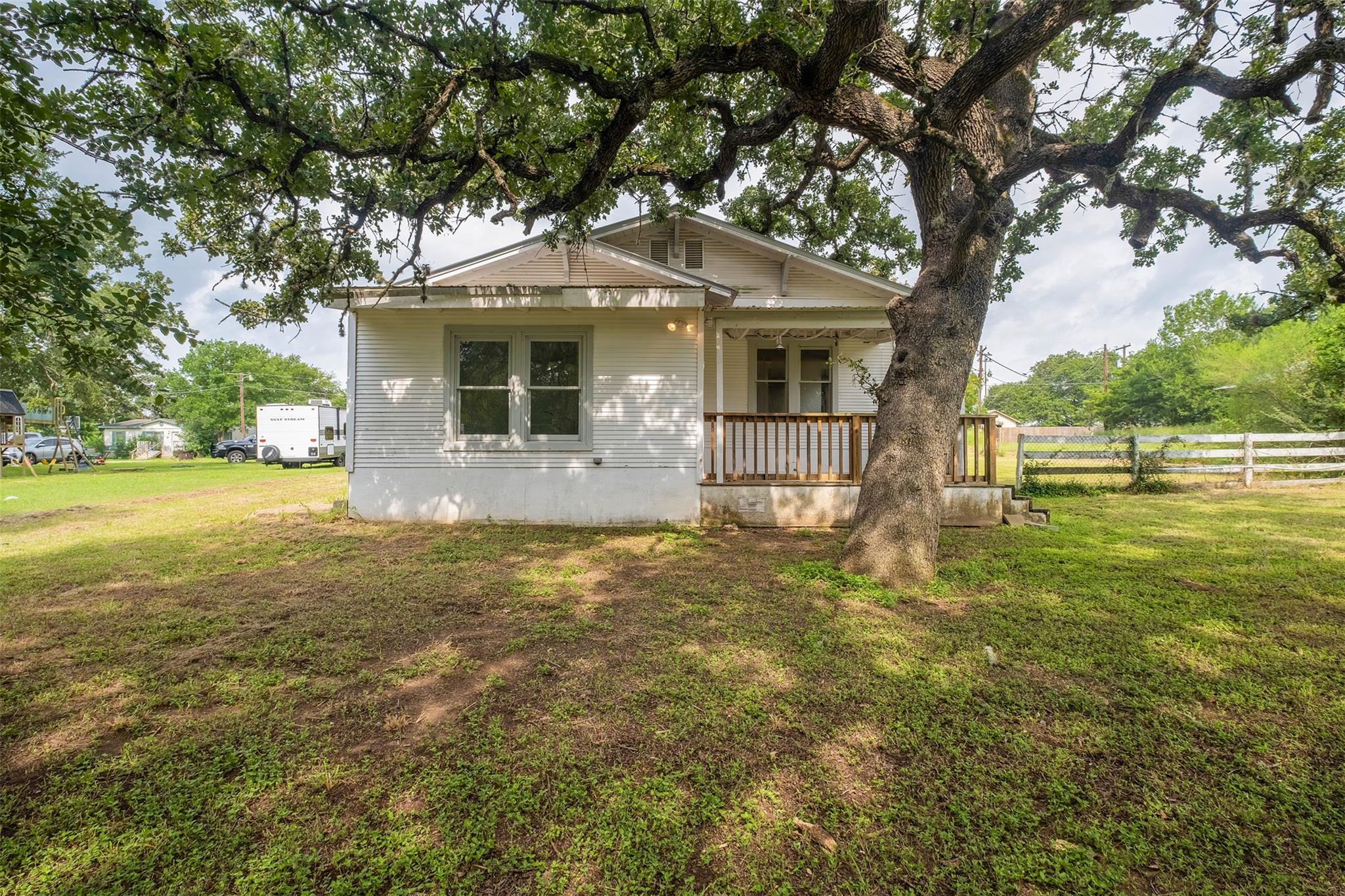 507 Ash St, Smithville, TX 78957