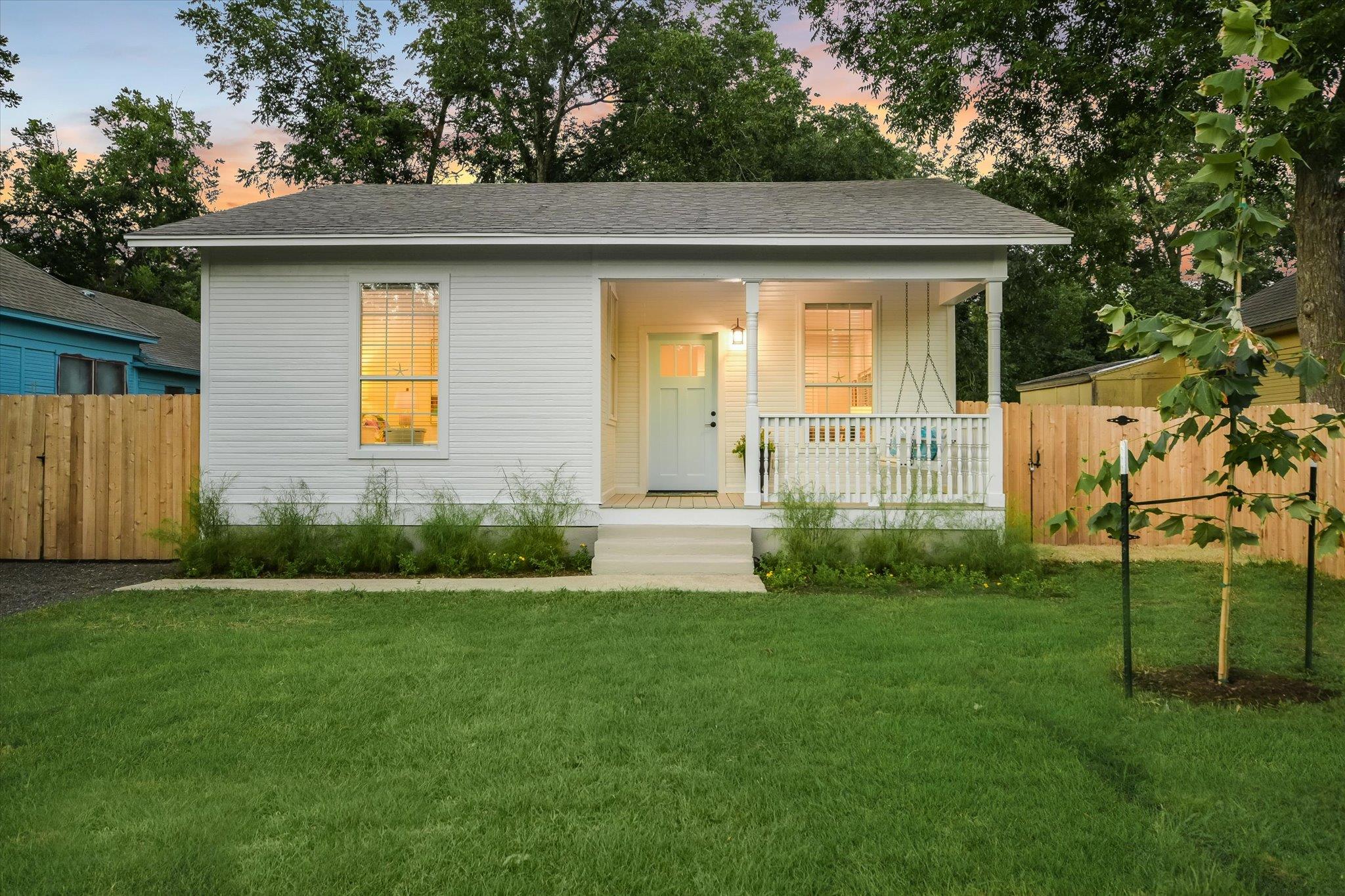 1106 Kimbro St, Taylor, TX 76574