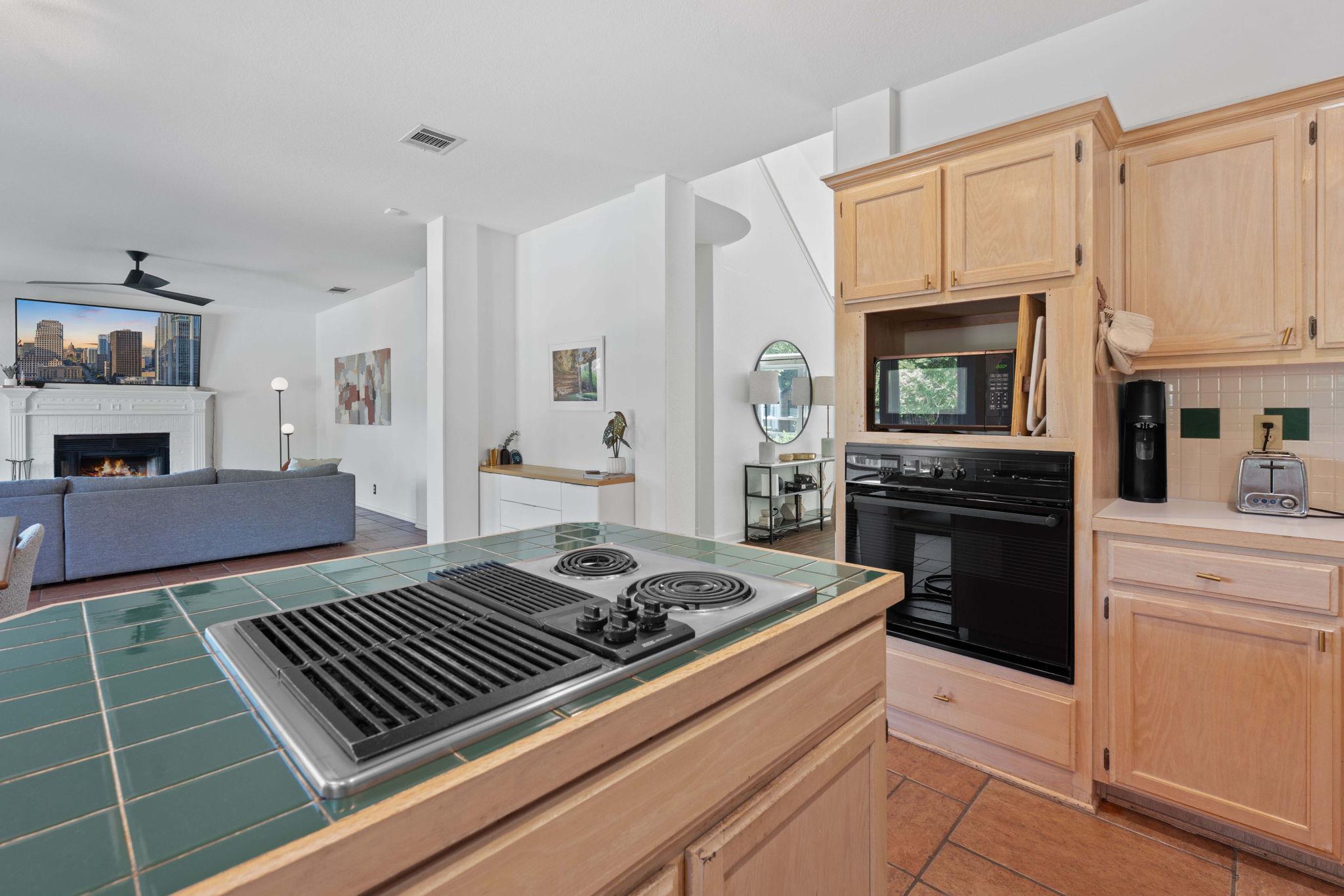 7604 Vail Valley Dr, Austin, TX 78749