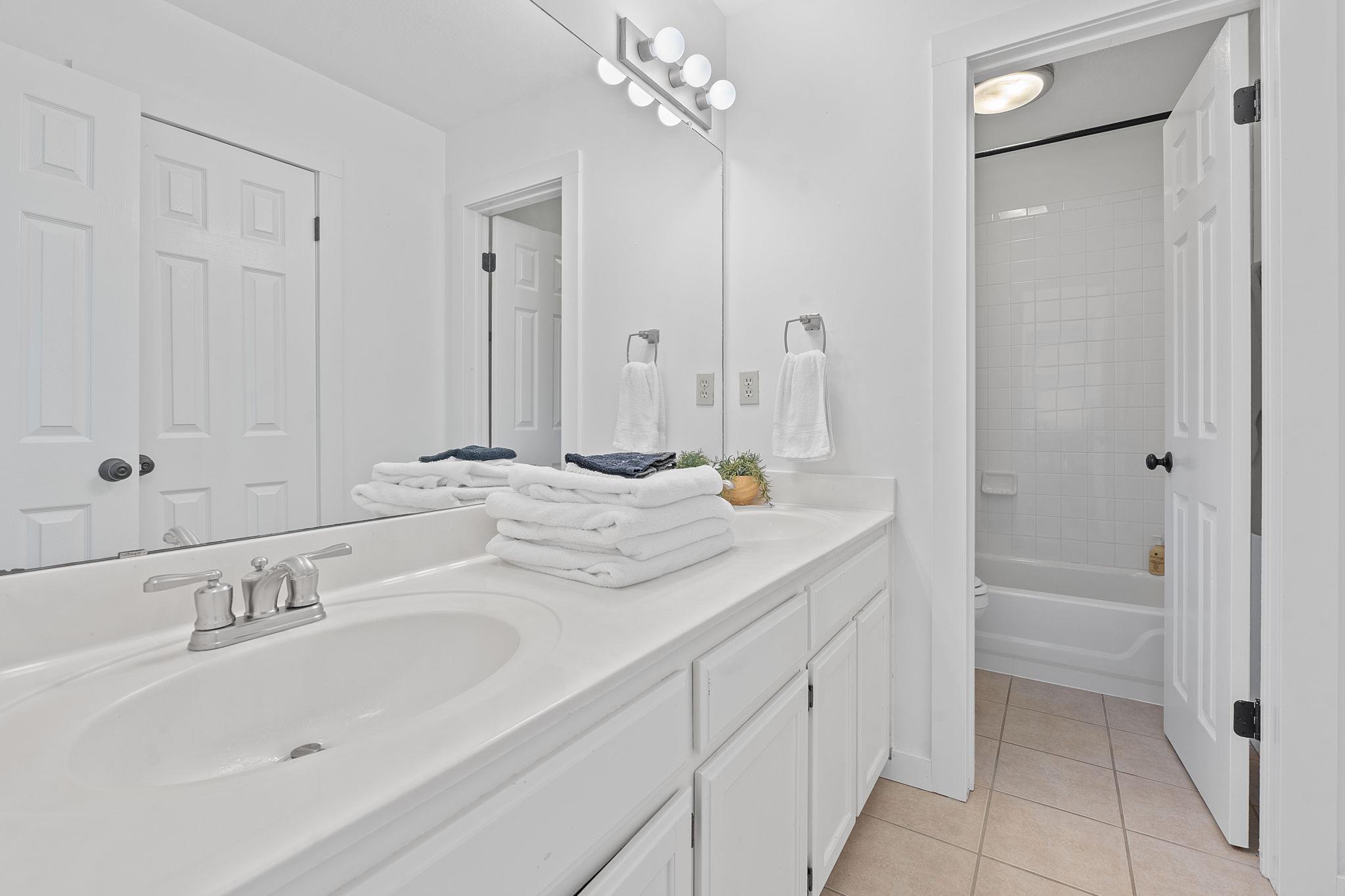 7604 Vail Valley Dr, Austin, TX 78749