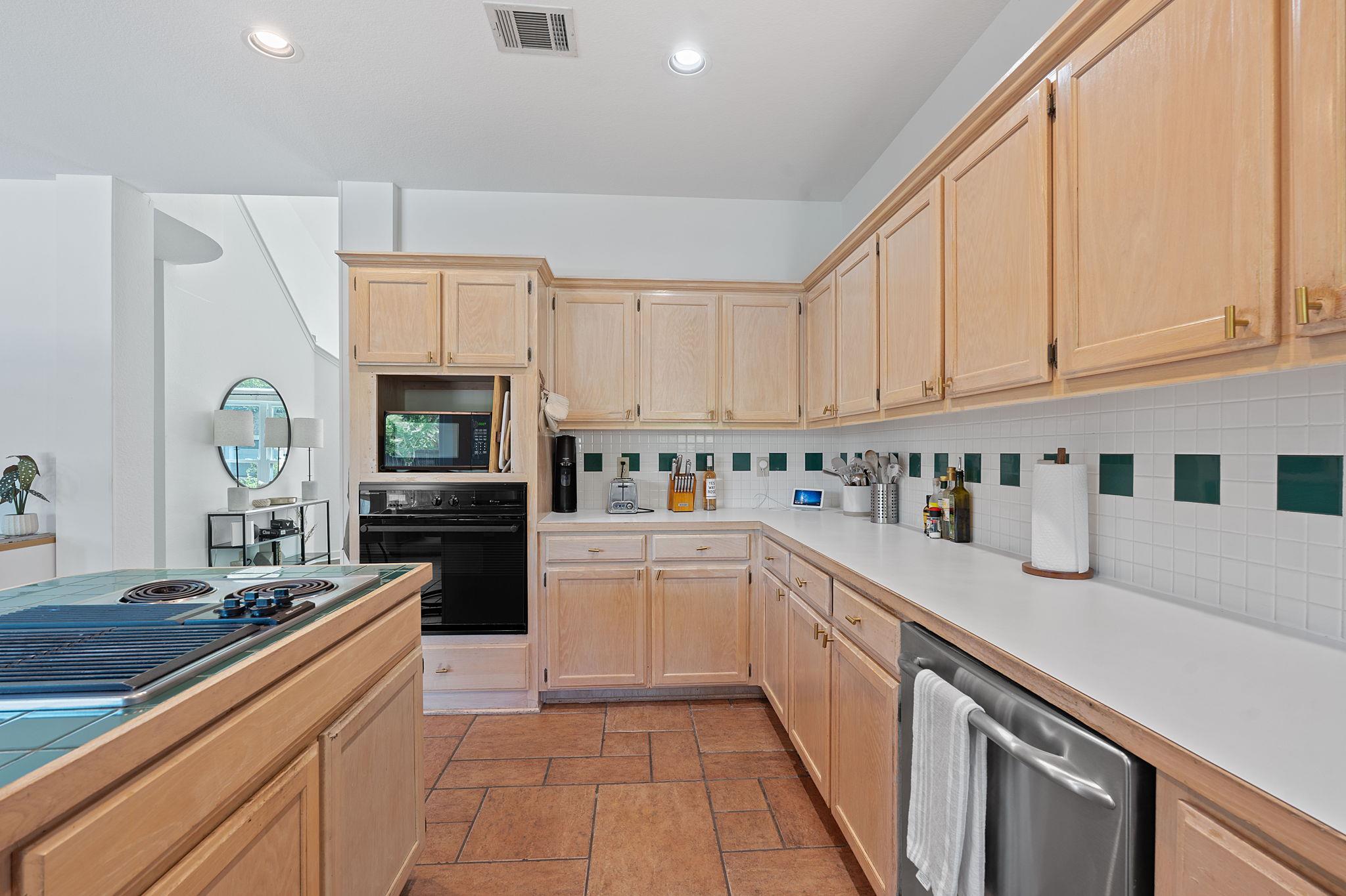 7604 Vail Valley Dr, Austin, TX 78749