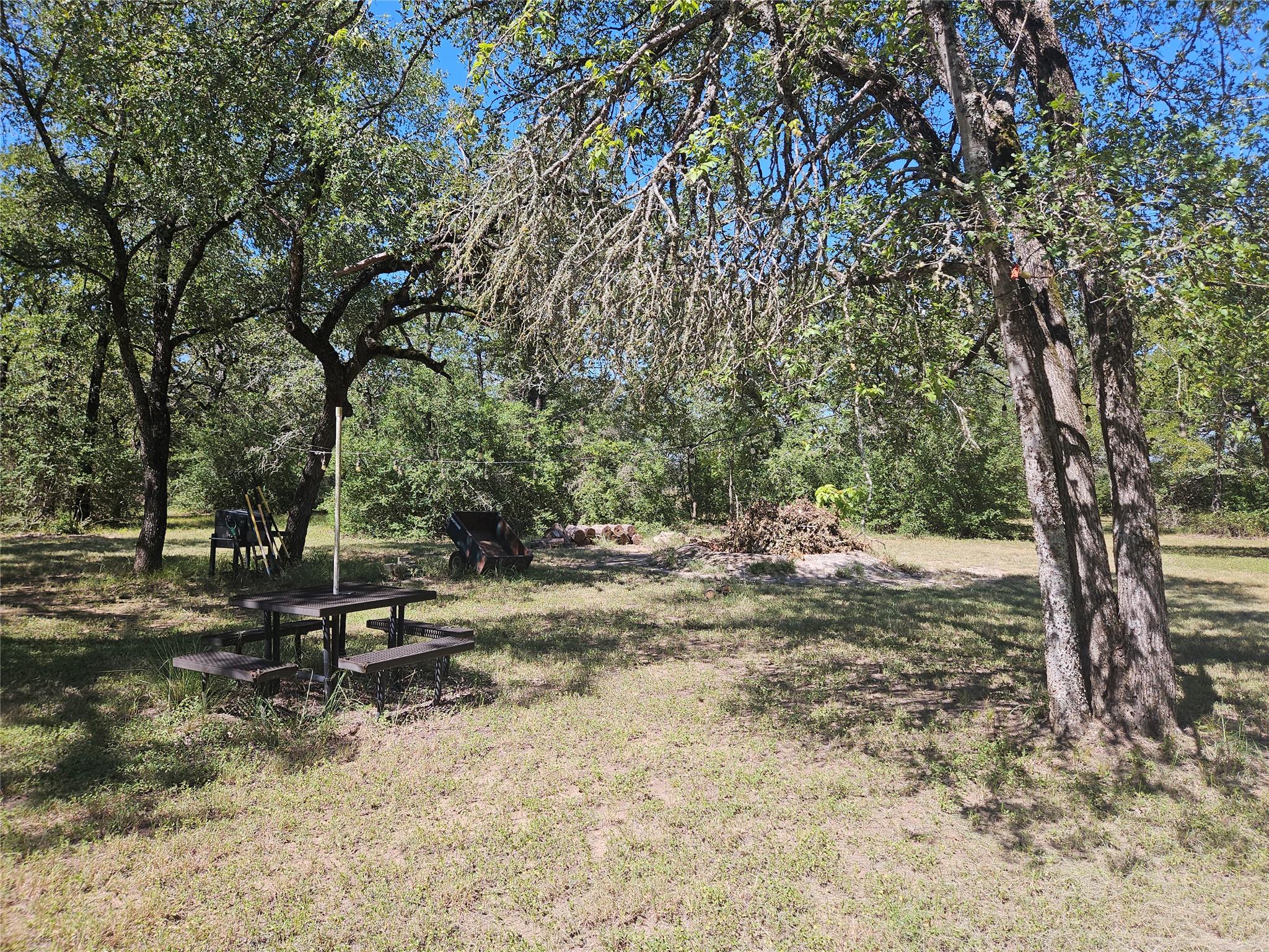 350 Oak Creek Trl, Thrall, TX 76578