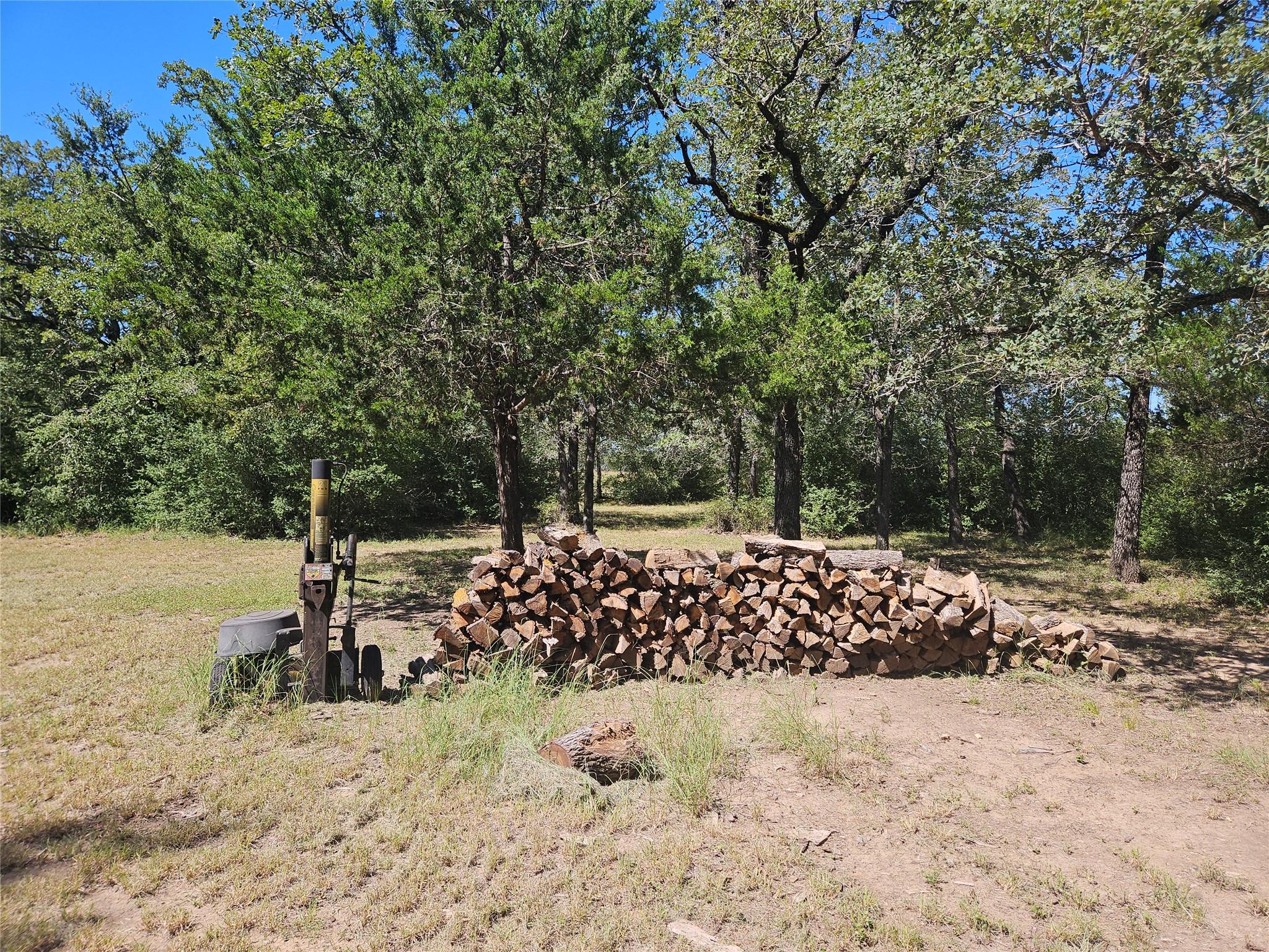 350 Oak Creek Trl, Thrall, TX 76578