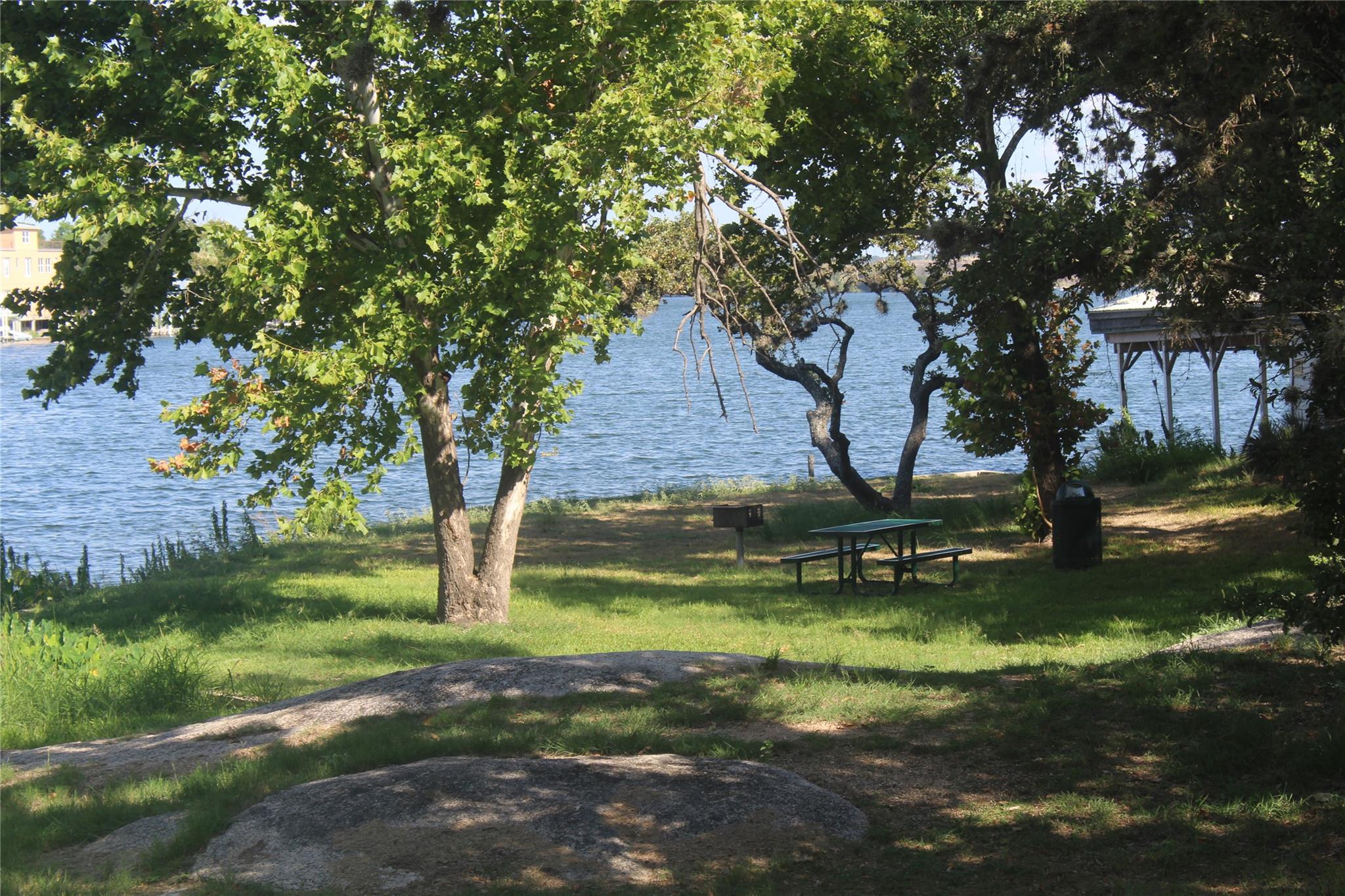 Lot 424 & 425 Oakhill Dr, Granite Shoals, TX 78654