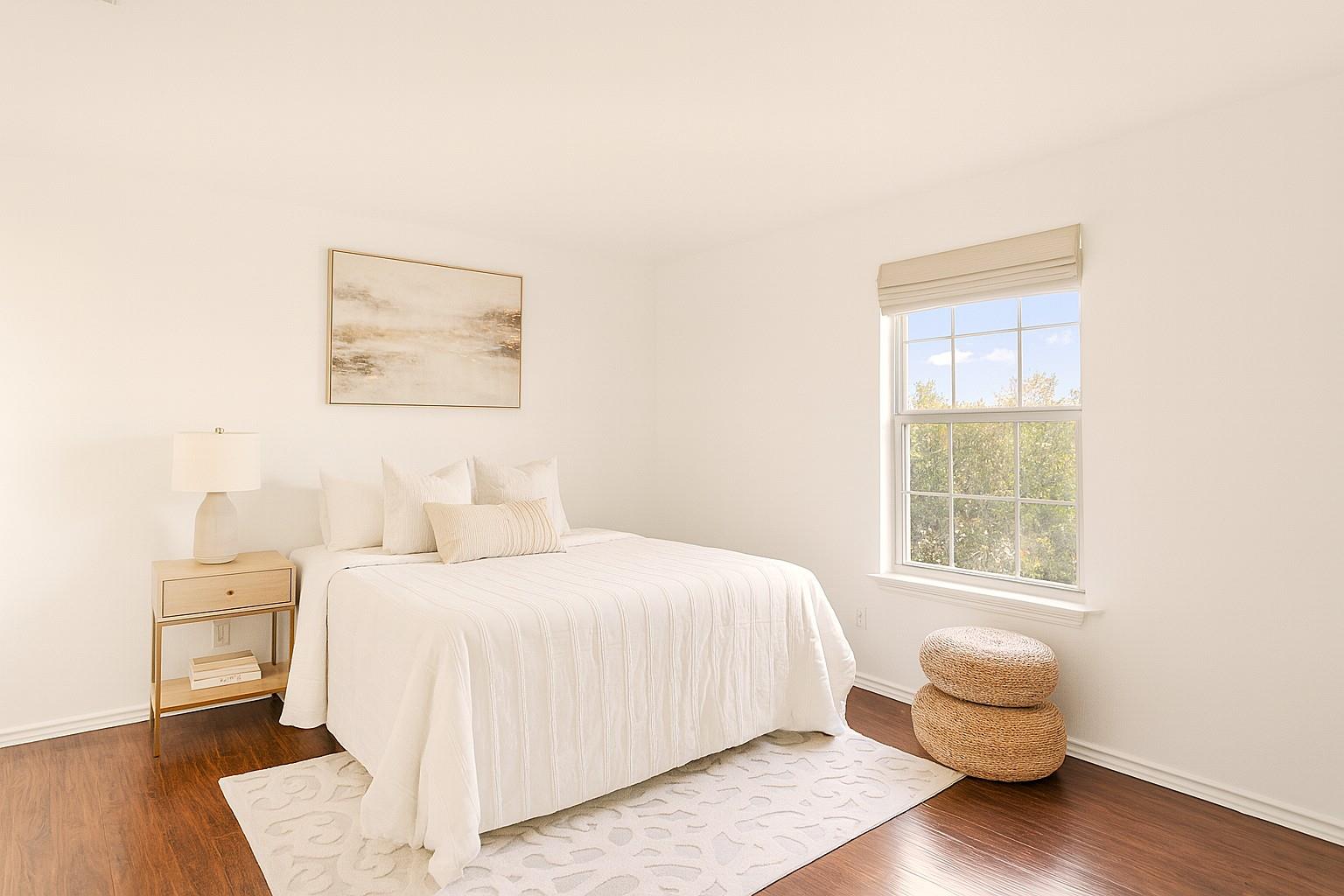 150 Evangeline Ln, Hutto, TX 78634