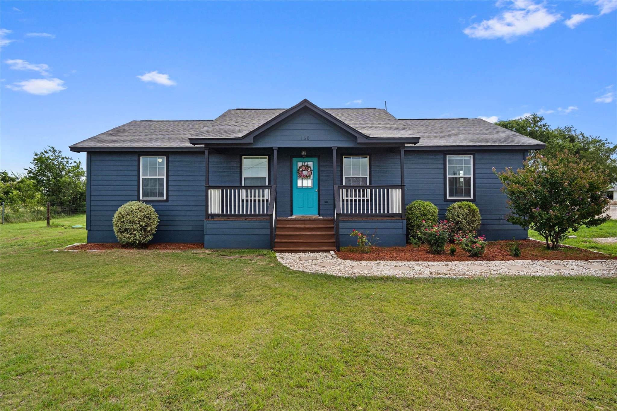 150 Evangeline Ln, Hutto, TX 78634