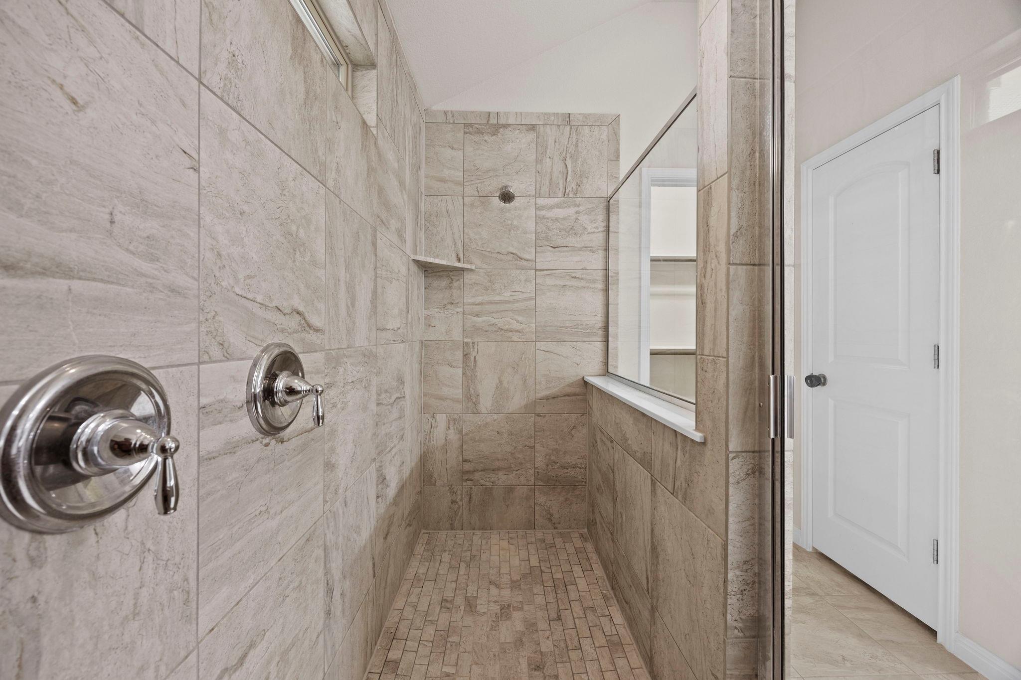 131 Mount Ellen St, Hutto, TX 78634
