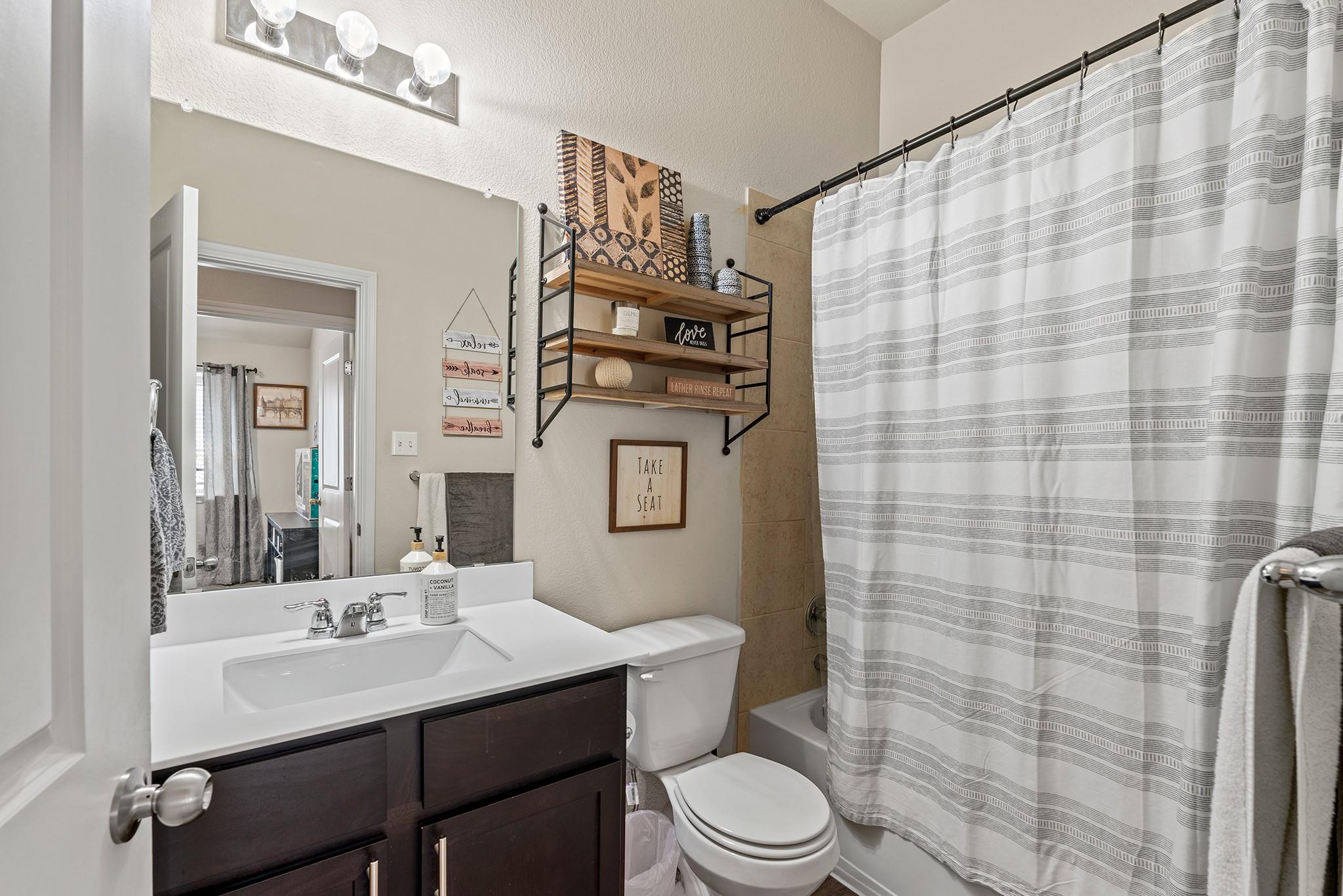 543 Tanda Ln, Hutto, TX 78634