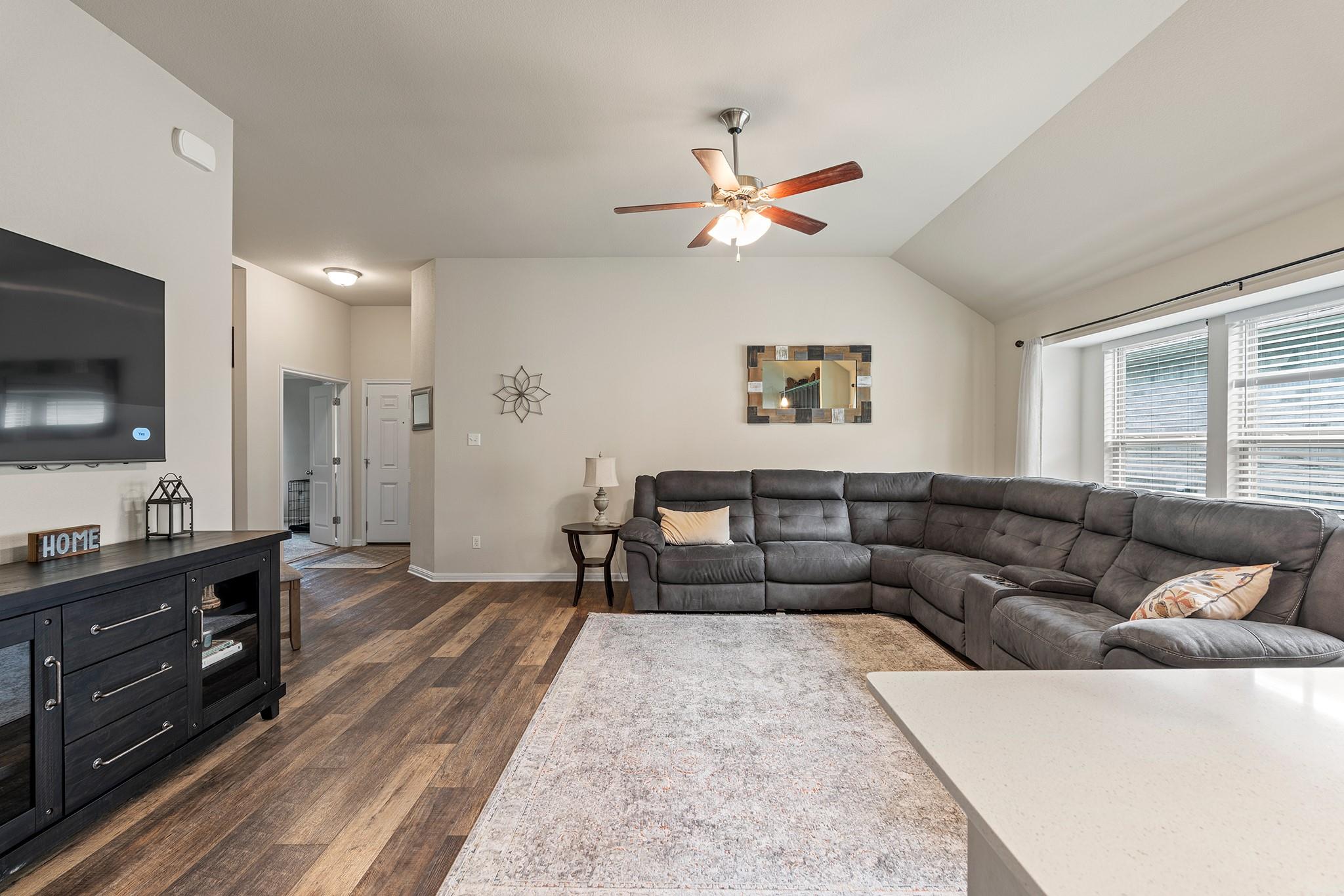 543 Tanda Ln, Hutto, TX 78634