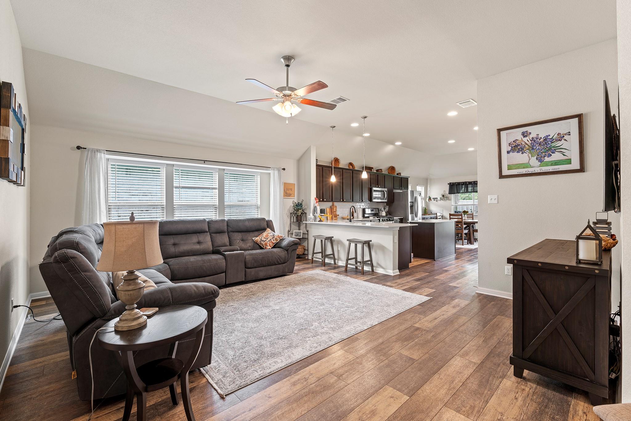 543 Tanda Ln, Hutto, TX 78634