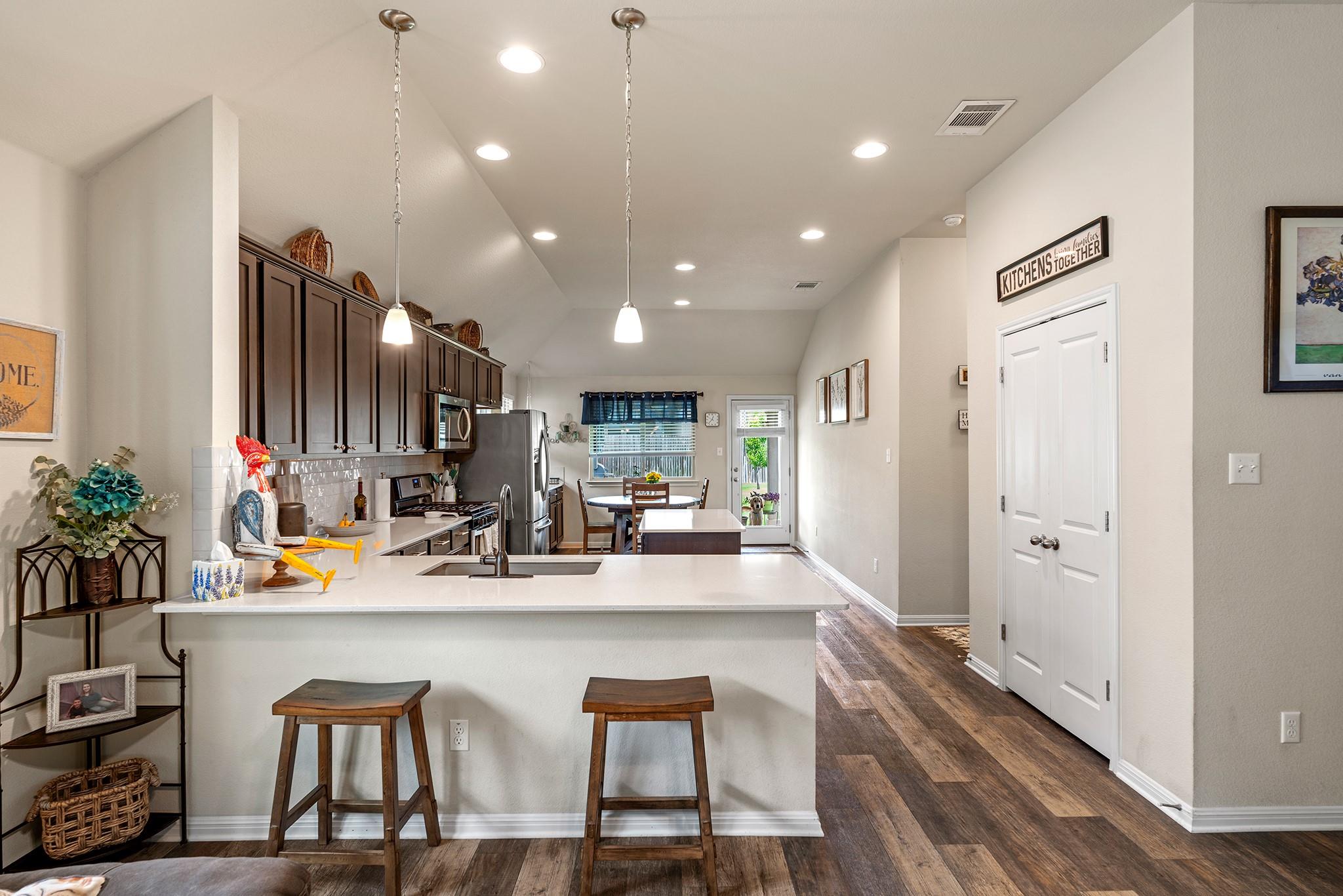 543 Tanda Ln, Hutto, TX 78634