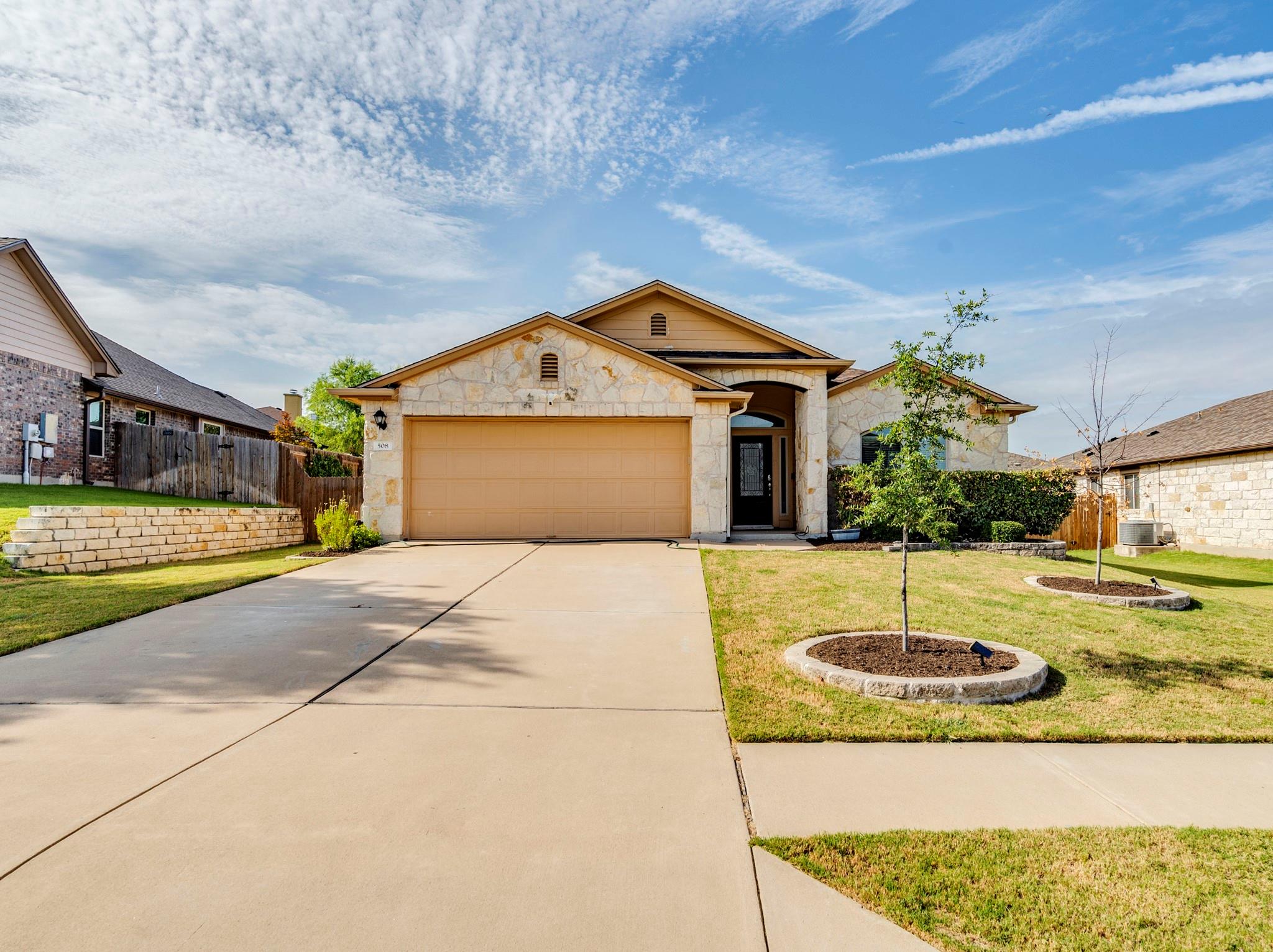 508 Alsatian Ln, Leander, TX 78641