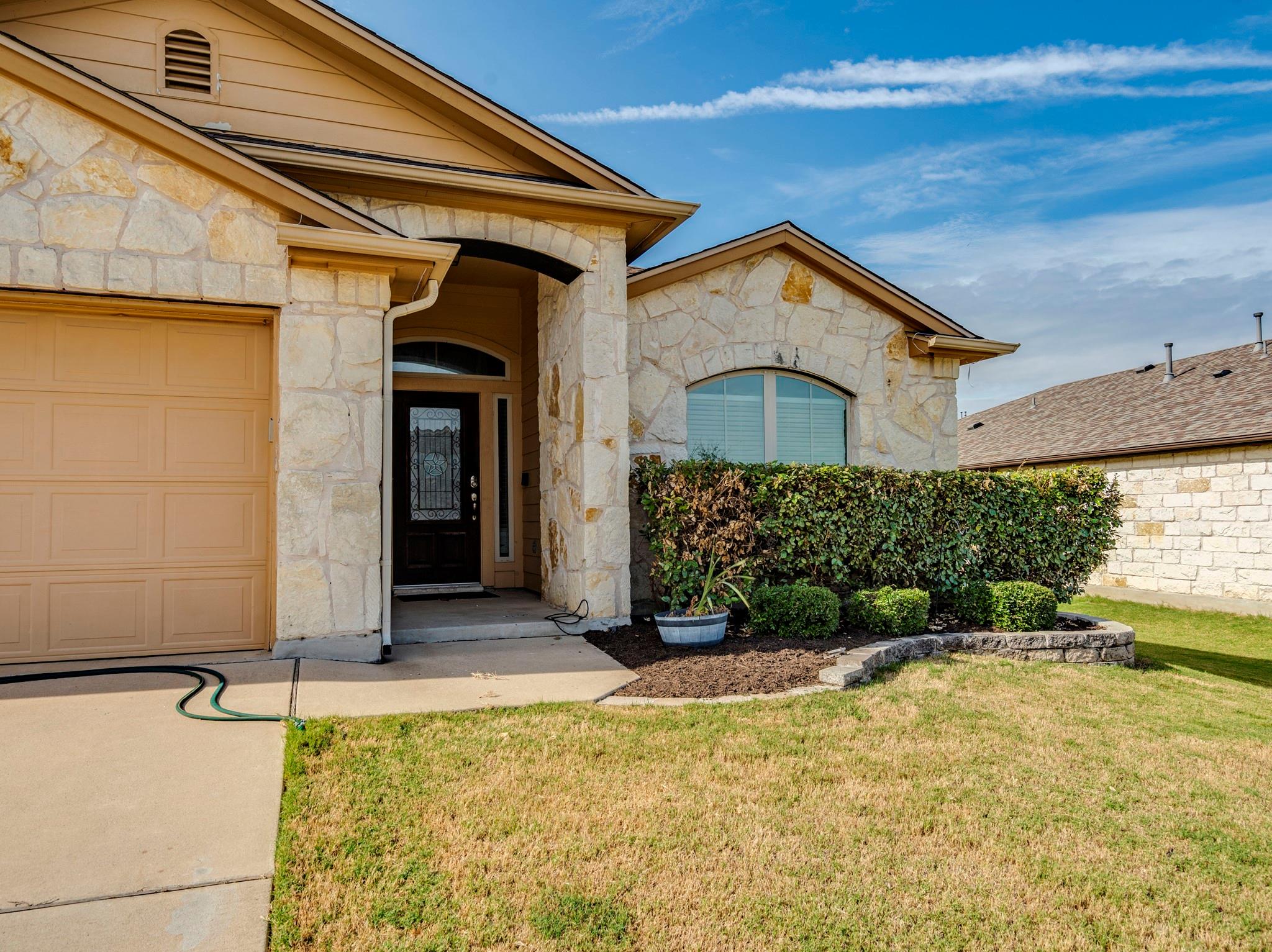 508 Alsatian Ln, Leander, TX 78641