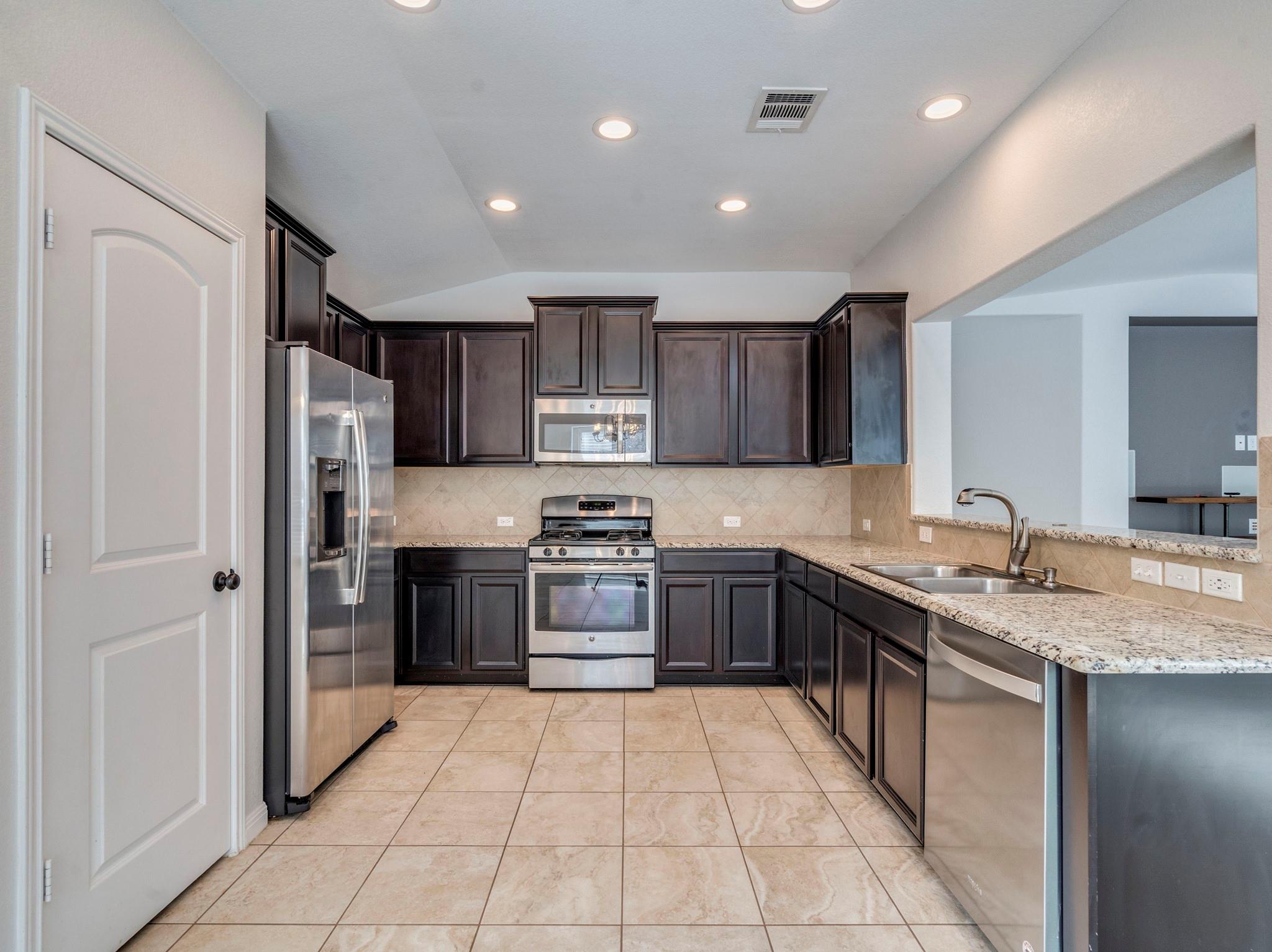 508 Alsatian Ln, Leander, TX 78641