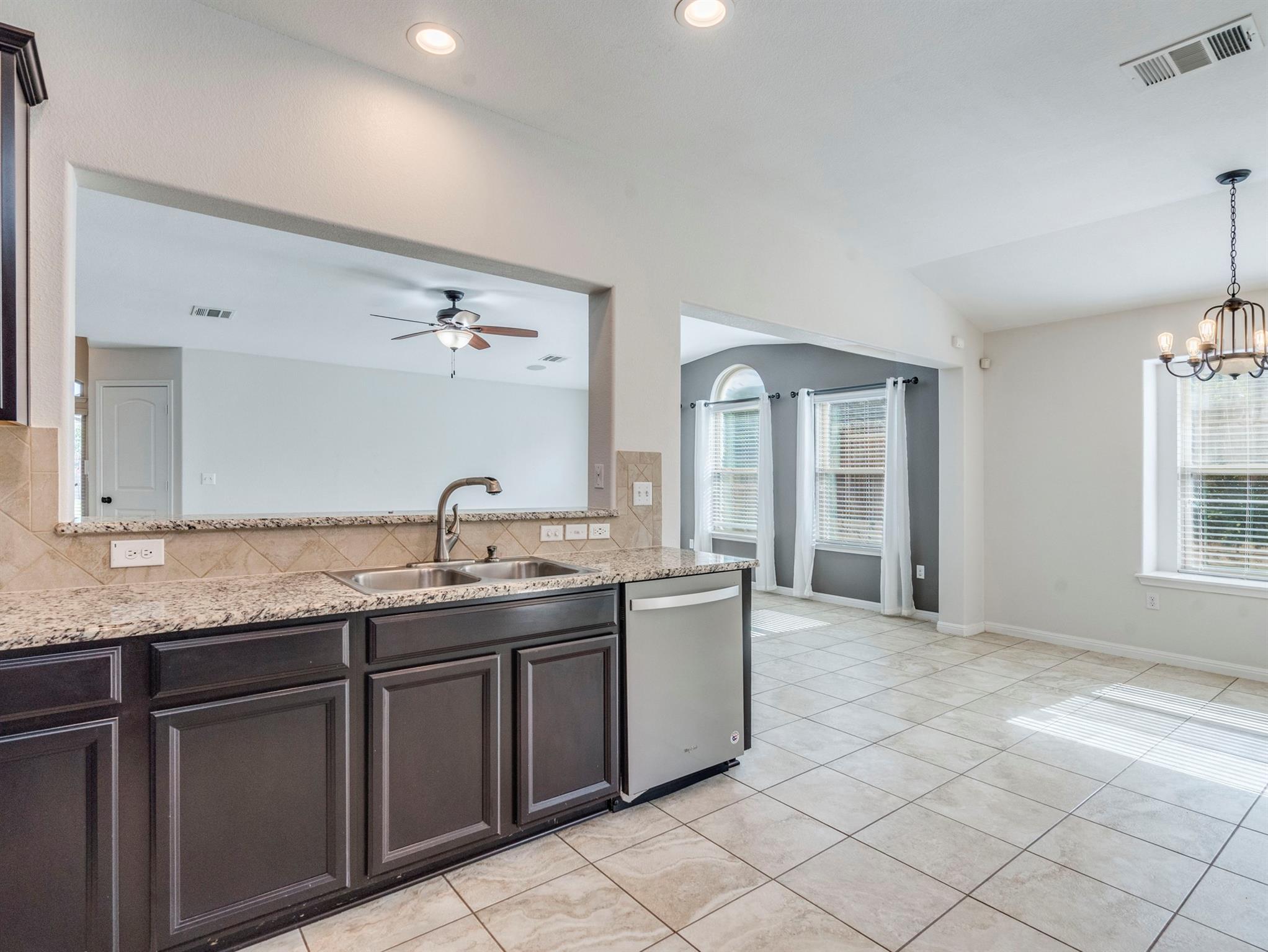 508 Alsatian Ln, Leander, TX 78641