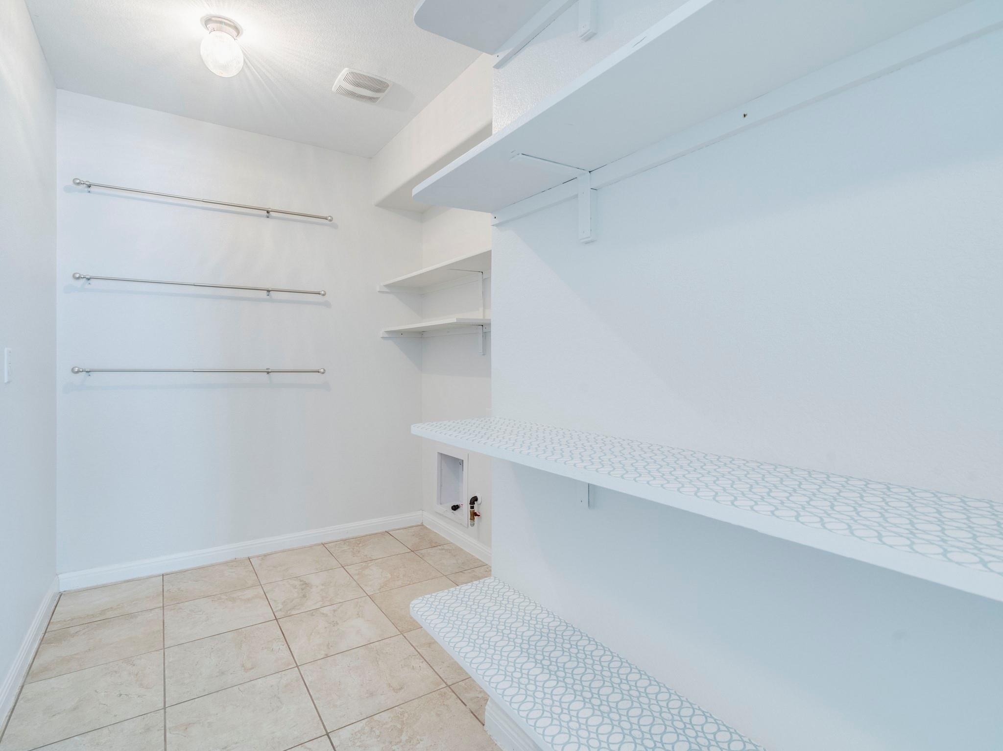 508 Alsatian Ln, Leander, TX 78641