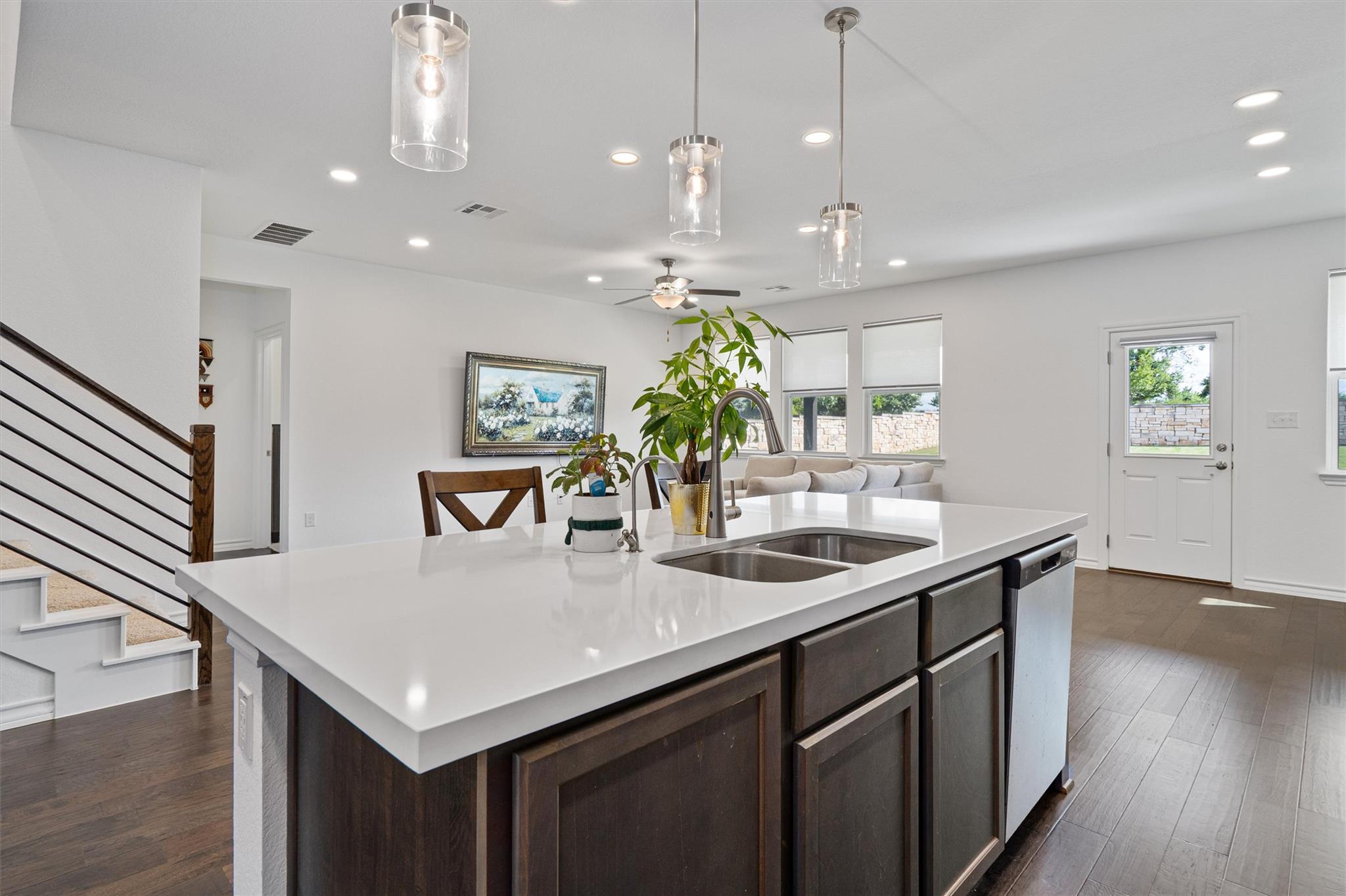 213 Stinchcomb Rd, Hutto, TX 78634