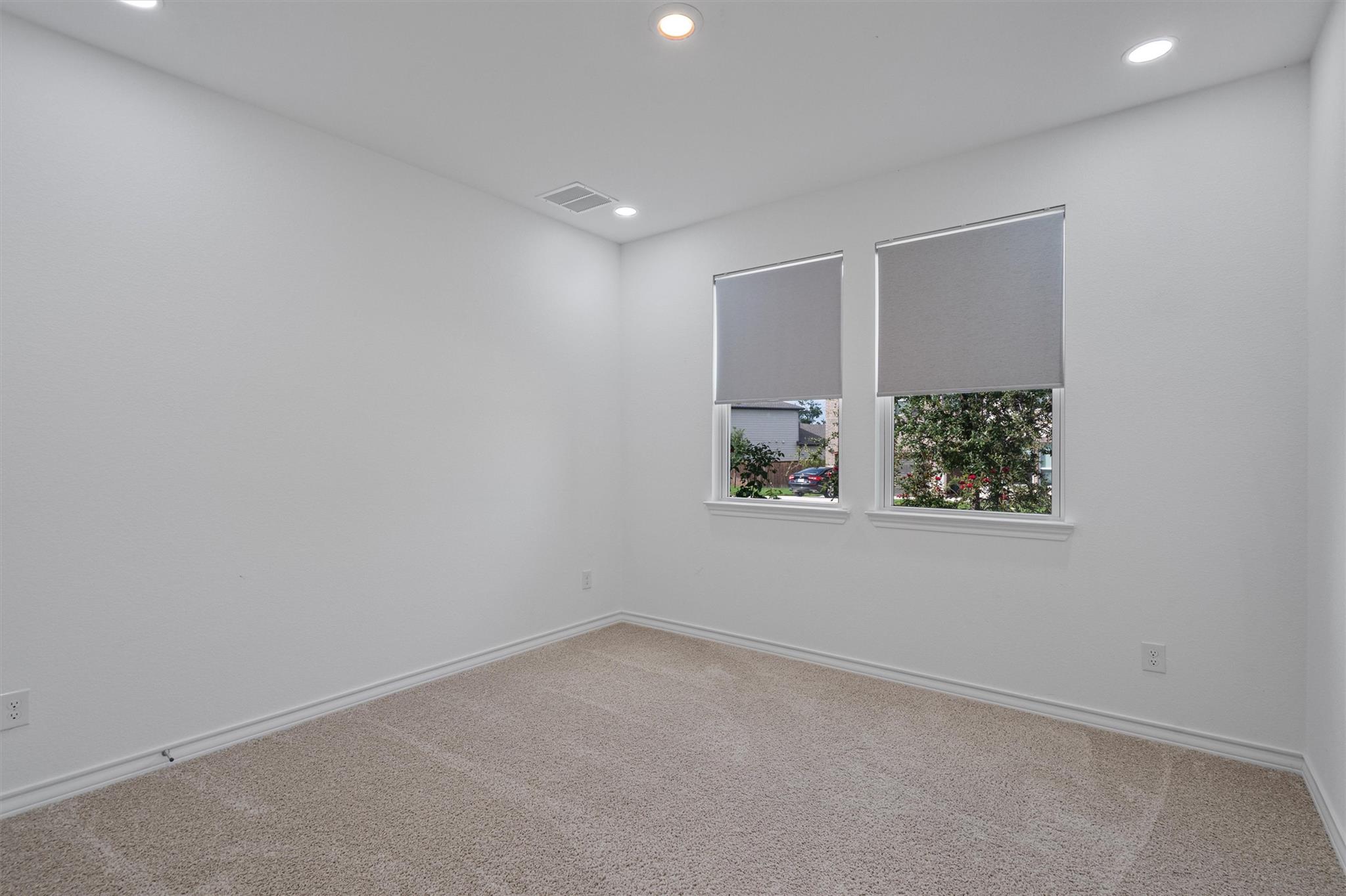 213 Stinchcomb Rd, Hutto, TX 78634