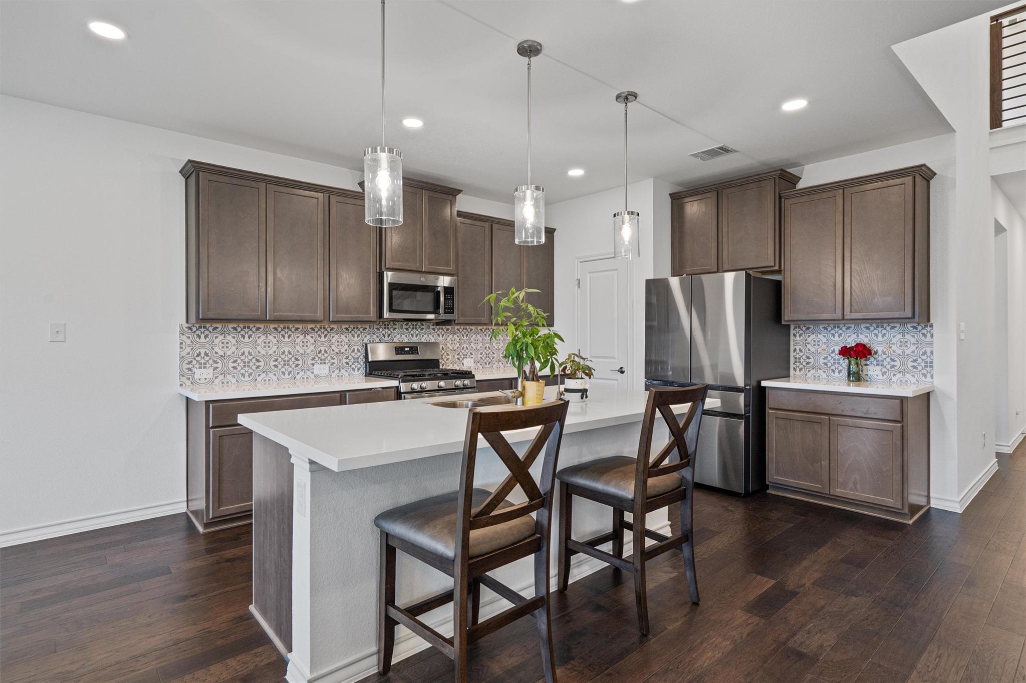 213 Stinchcomb Rd, Hutto, TX 78634