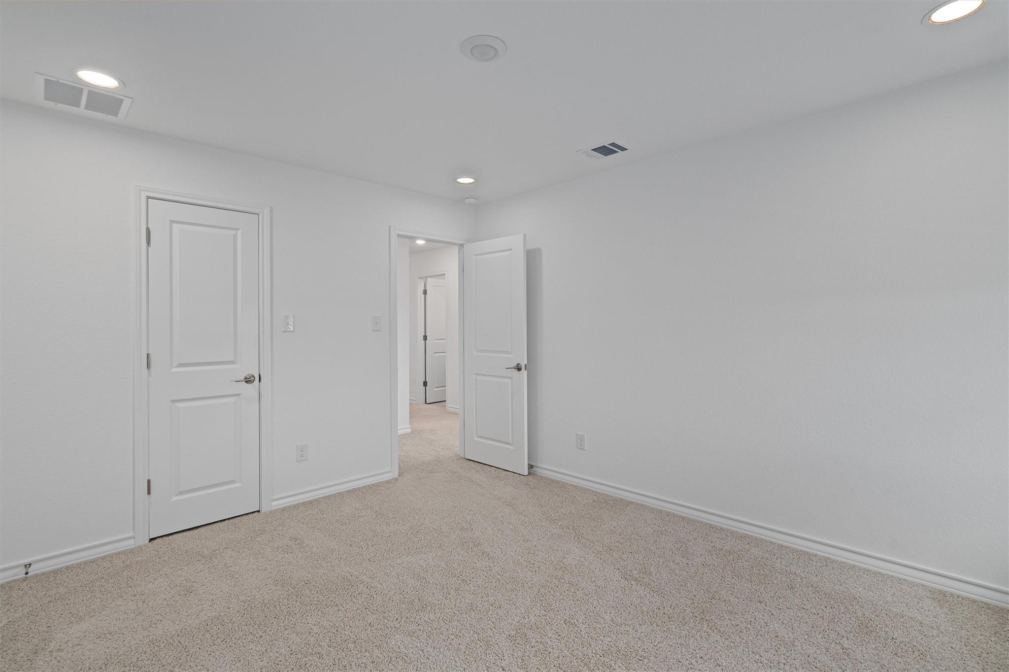 213 Stinchcomb Rd, Hutto, TX 78634