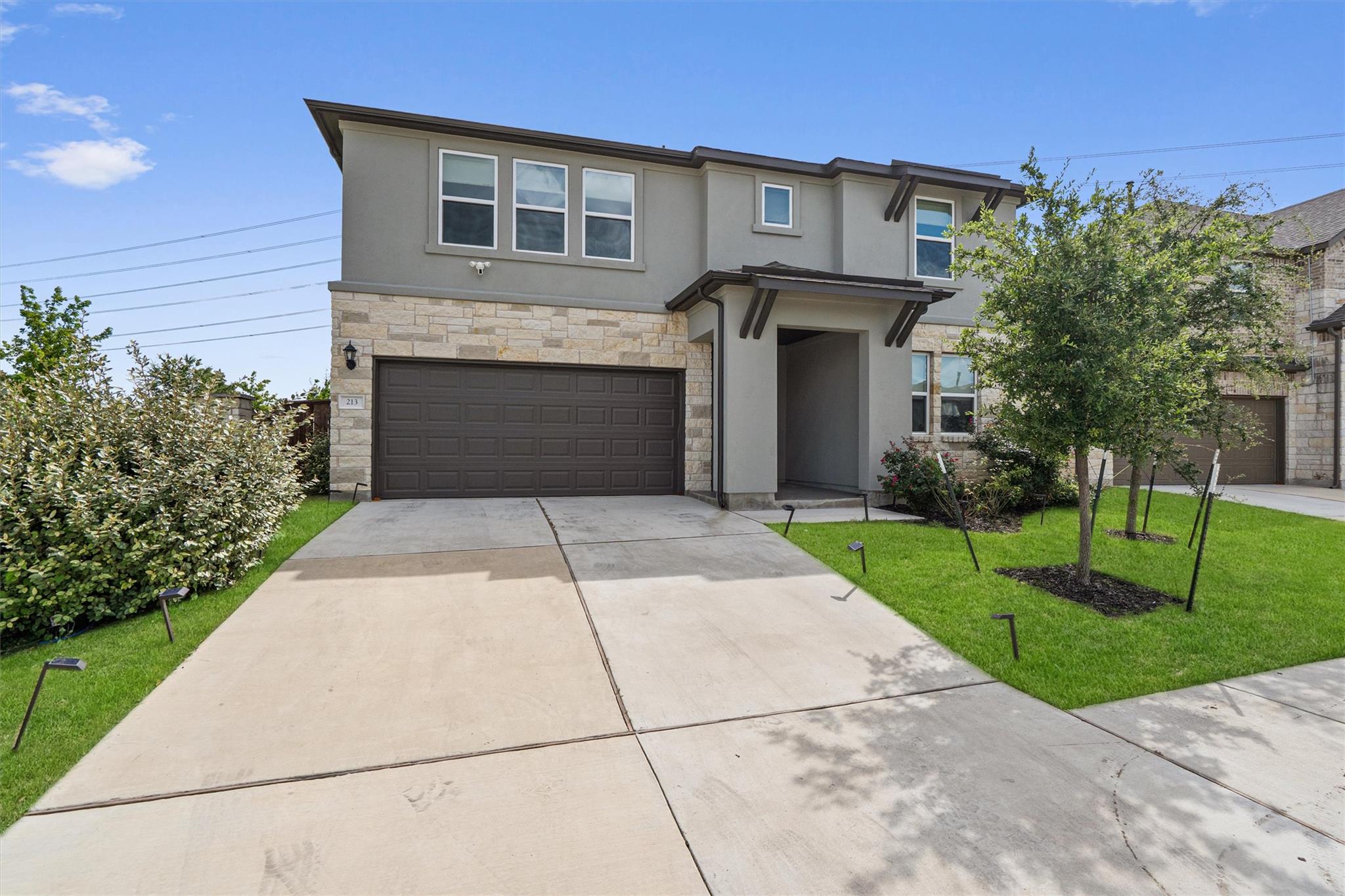 213 Stinchcomb Rd, Hutto, TX 78634