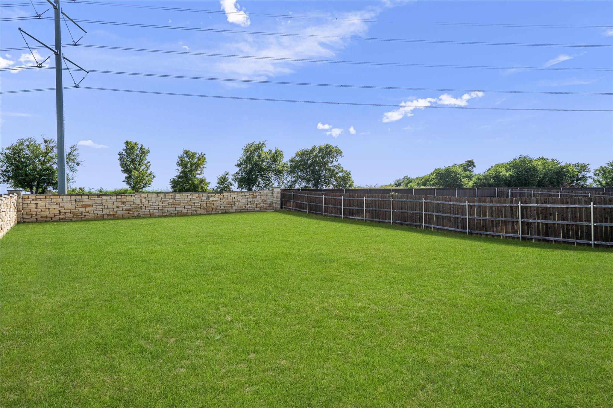 213 Stinchcomb Rd, Hutto, TX 78634