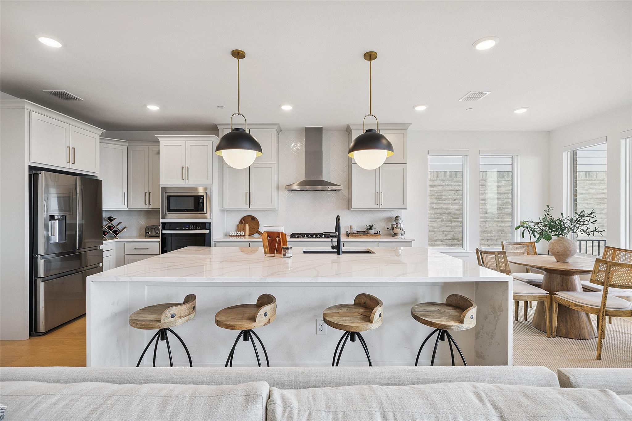 6220 Sontag Dr, Austin, TX 78738