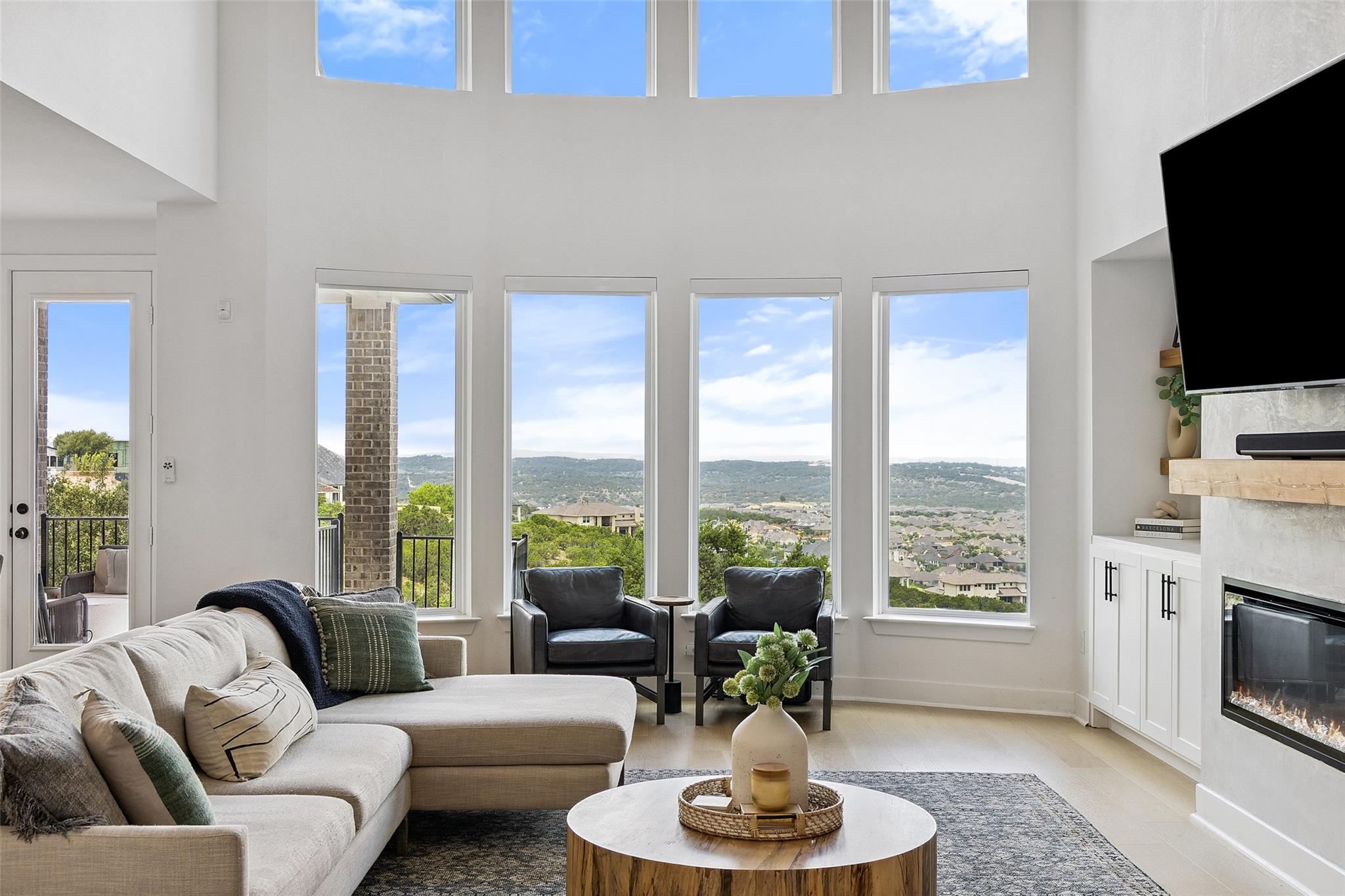 6220 Sontag Dr, Austin, TX 78738