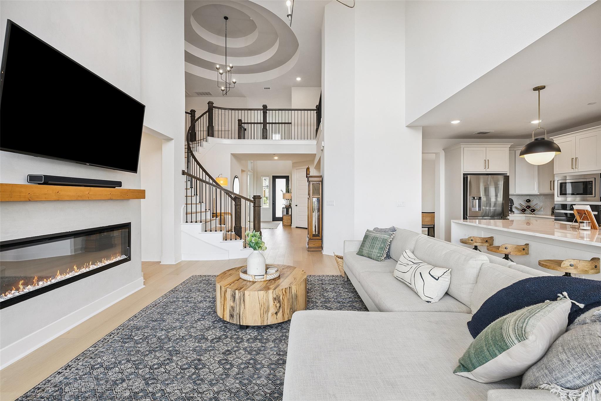 6220 Sontag Dr, Austin, TX 78738