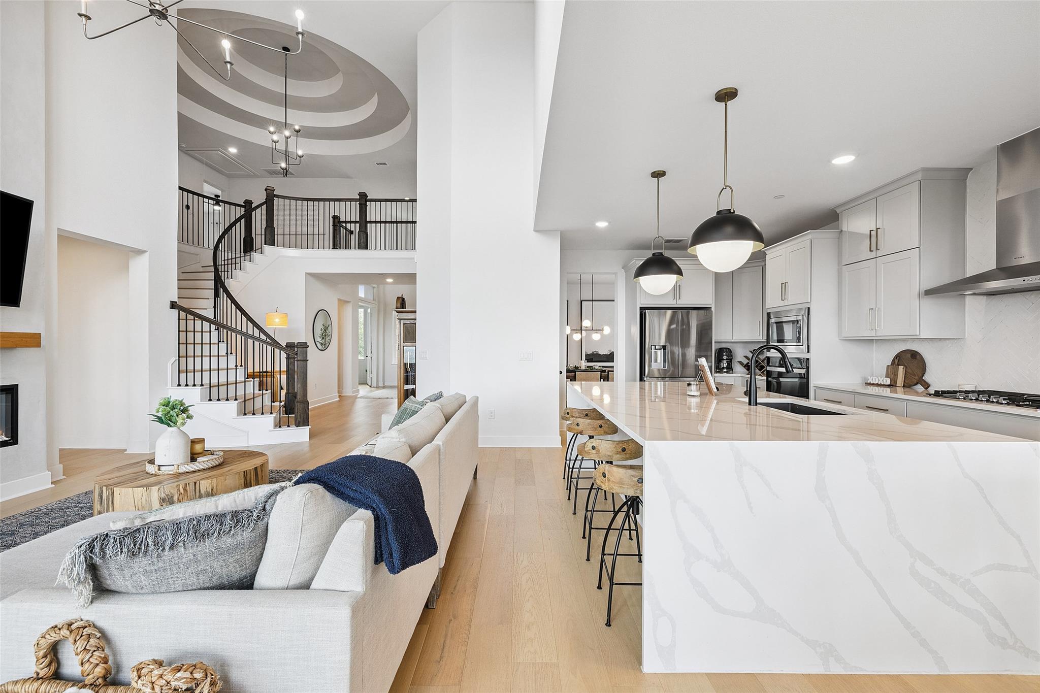 6220 Sontag Dr, Austin, TX 78738