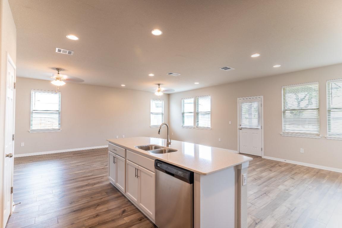 324 Rend Dr, Leander, TX 78641