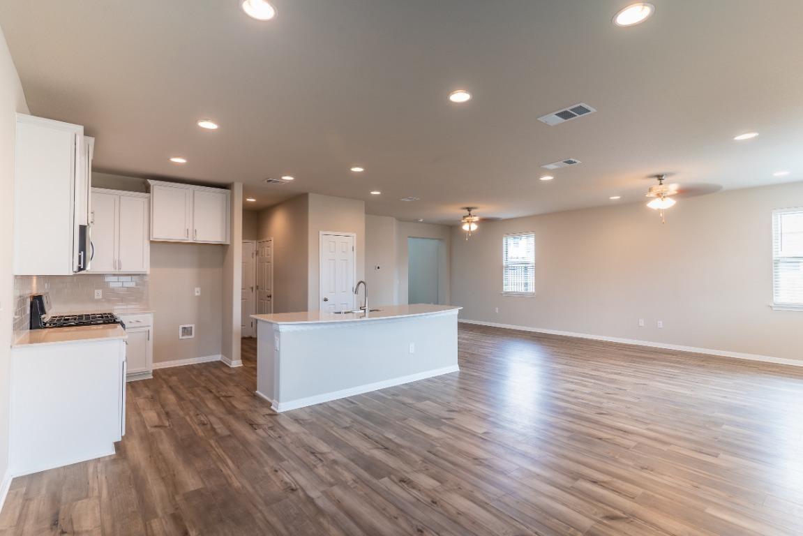 324 Rend Dr, Leander, TX 78641