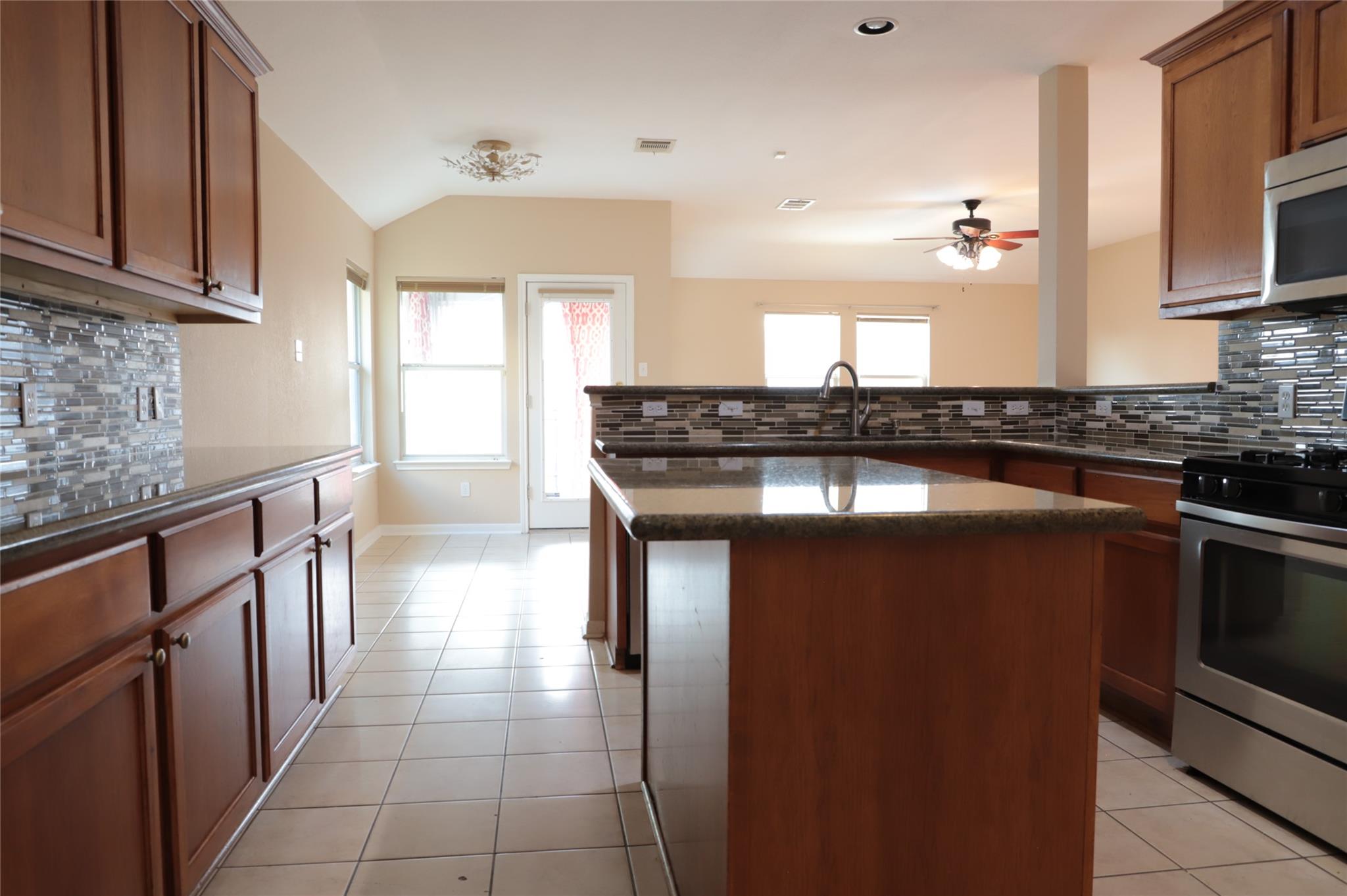 3936 Links Ln, Round Rock, TX 78664
