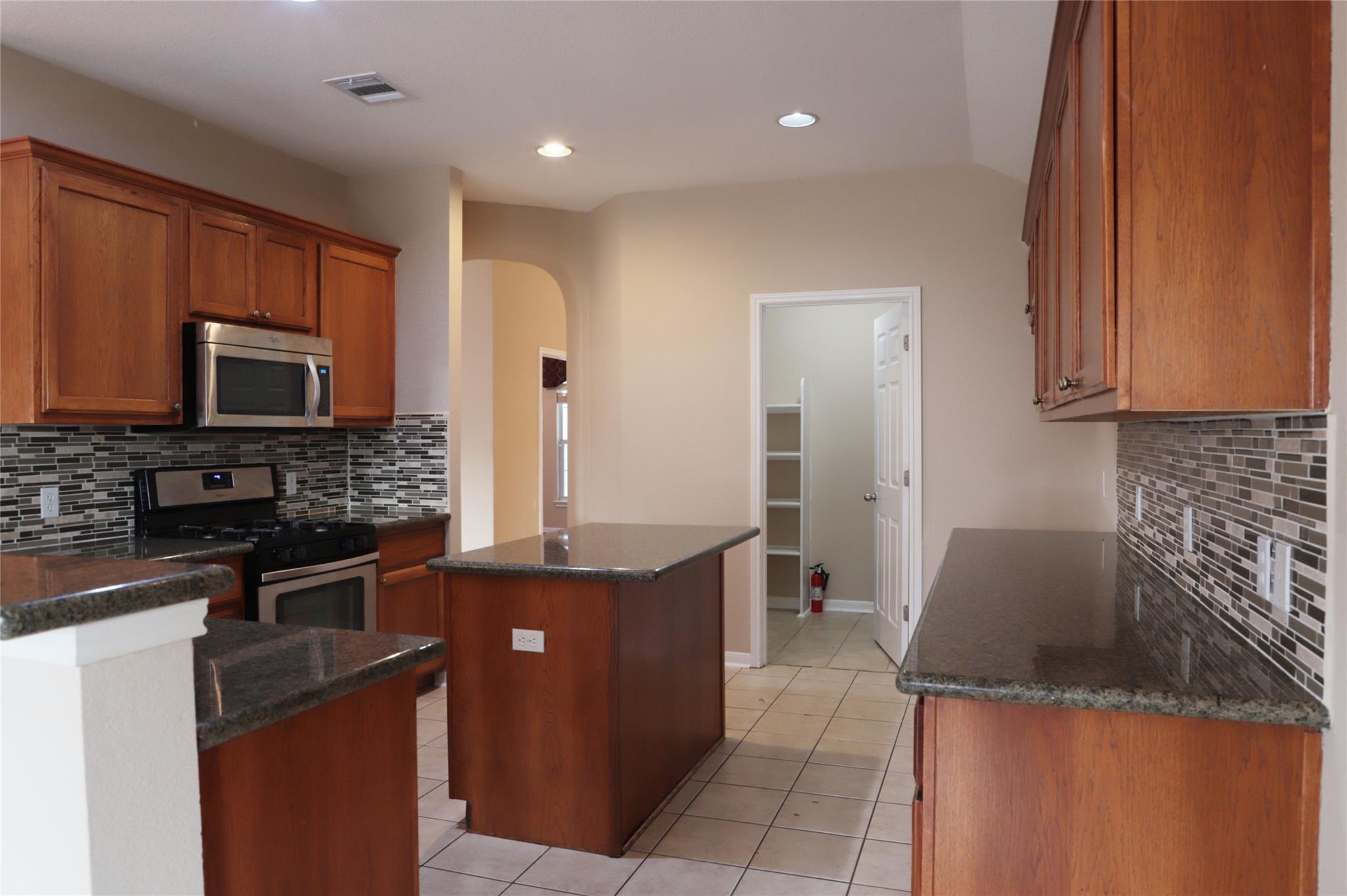 3936 Links Ln, Round Rock, TX 78664