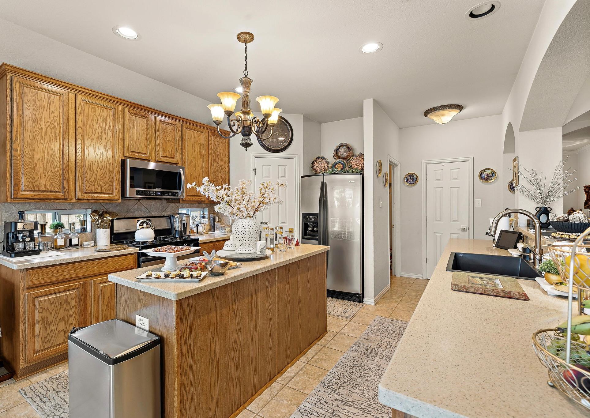2501 Aspen Meadow Rd, Leander, TX 78641