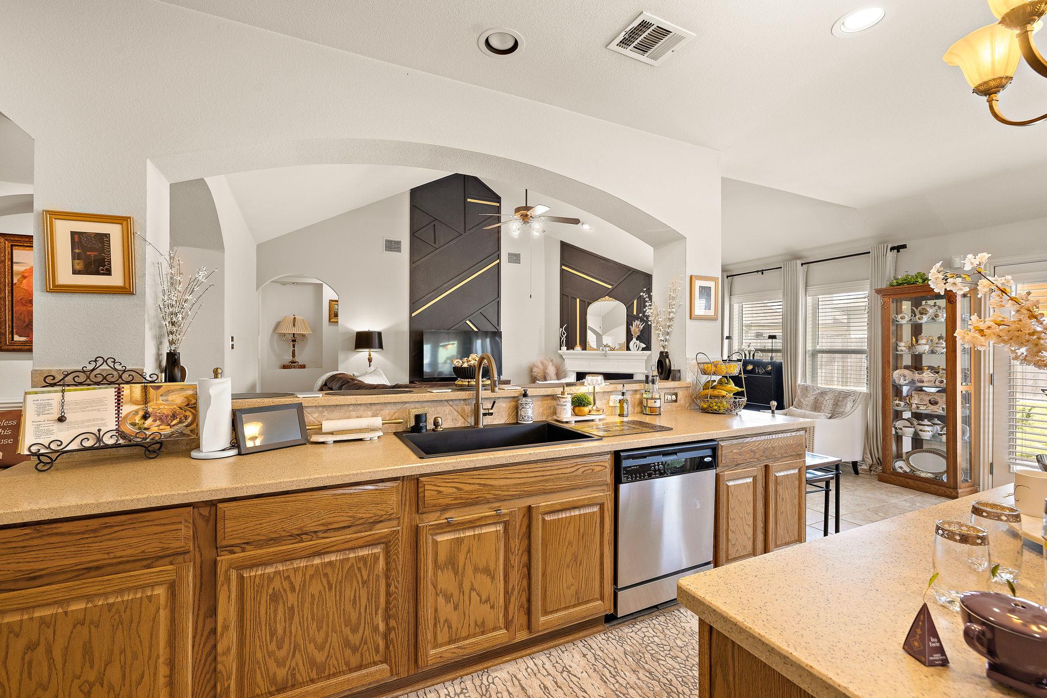 2501 Aspen Meadow Rd, Leander, TX 78641