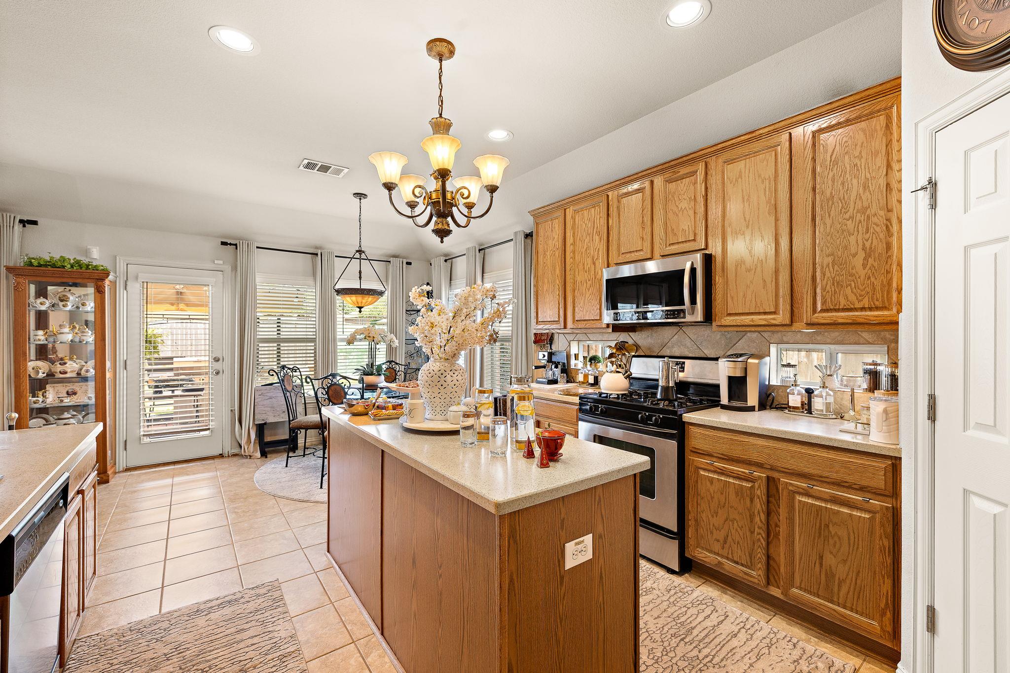 2501 Aspen Meadow Rd, Leander, TX 78641