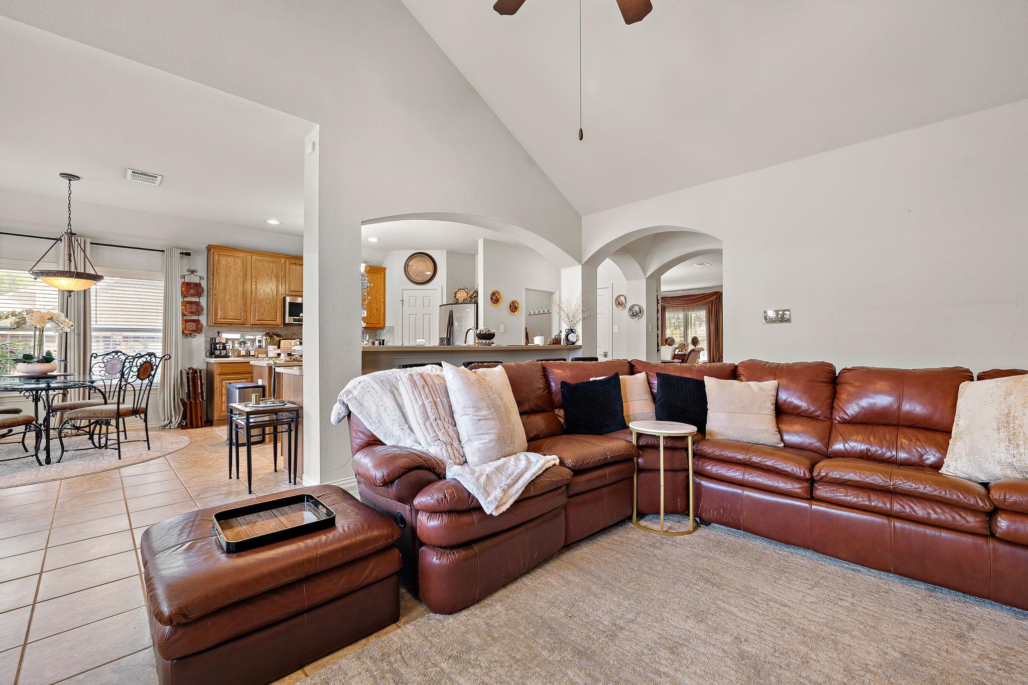 2501 Aspen Meadow Rd, Leander, TX 78641