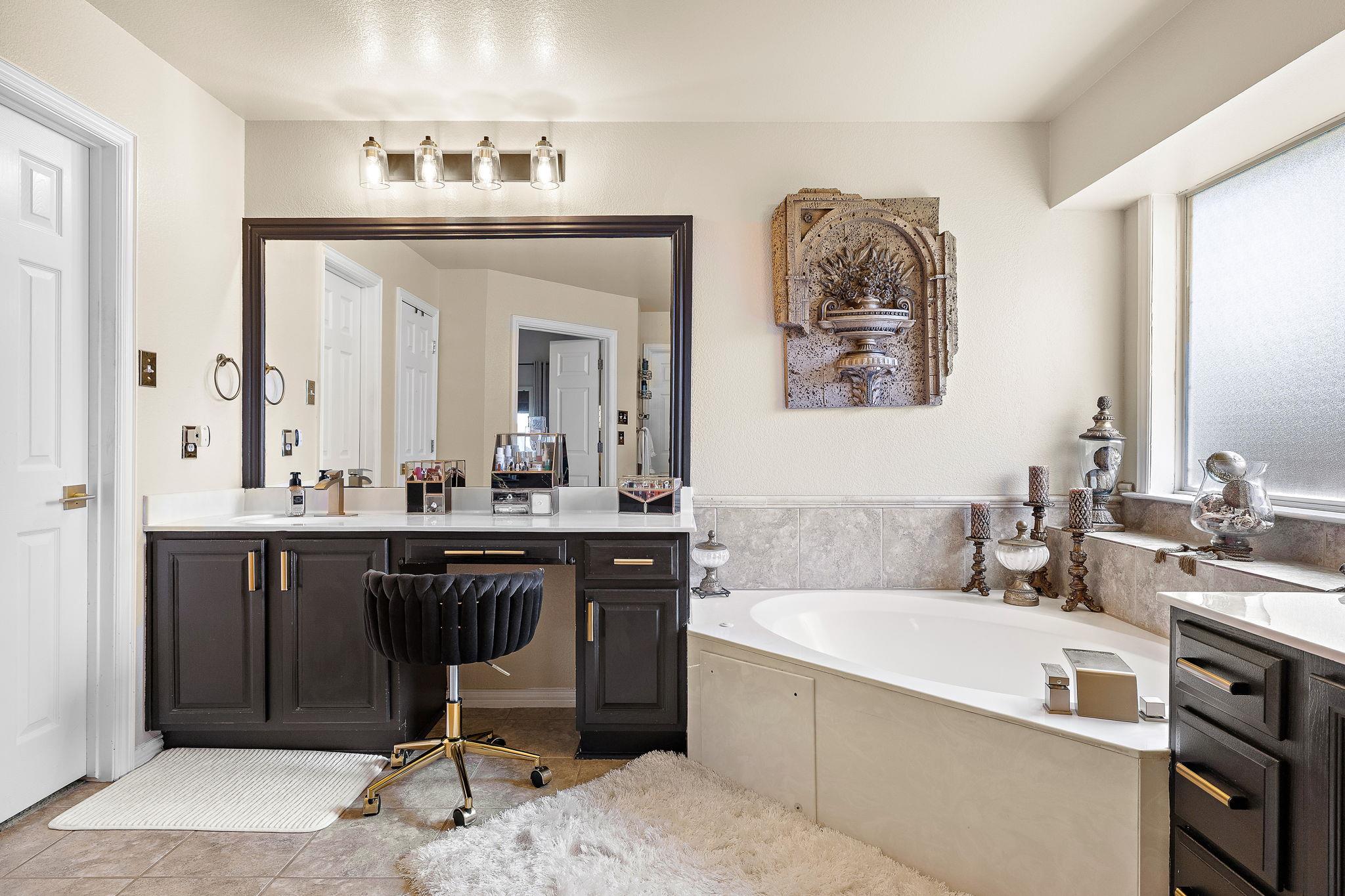 2501 Aspen Meadow Rd, Leander, TX 78641