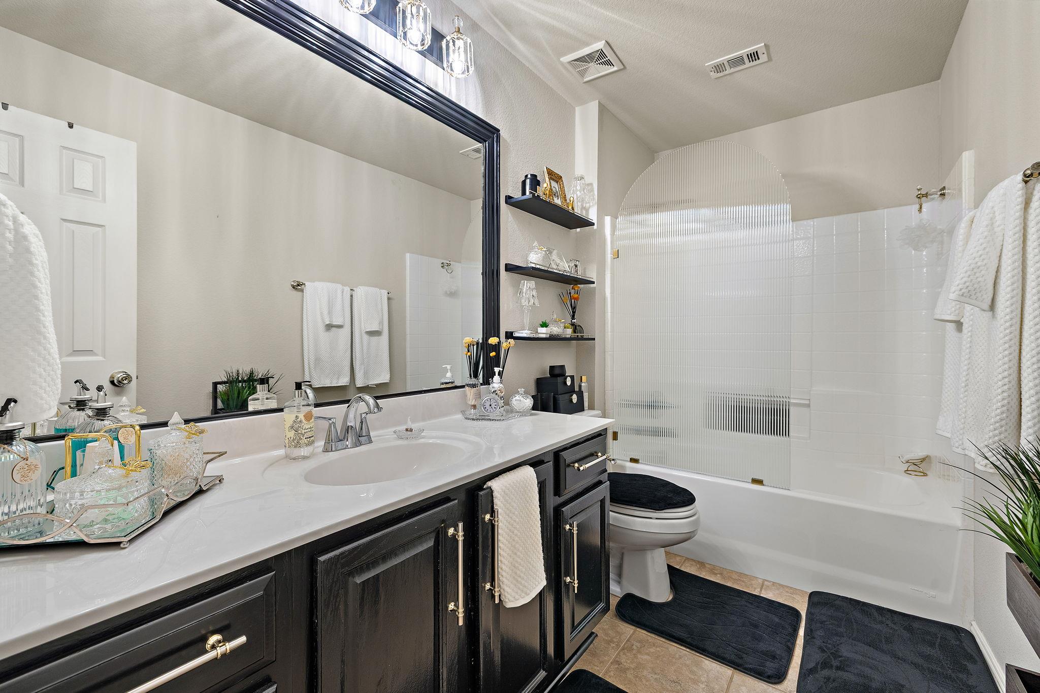 2501 Aspen Meadow Rd, Leander, TX 78641