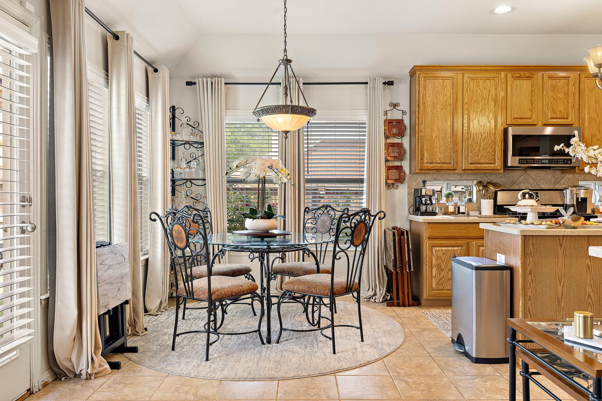 2501 Aspen Meadow Rd, Leander, TX 78641